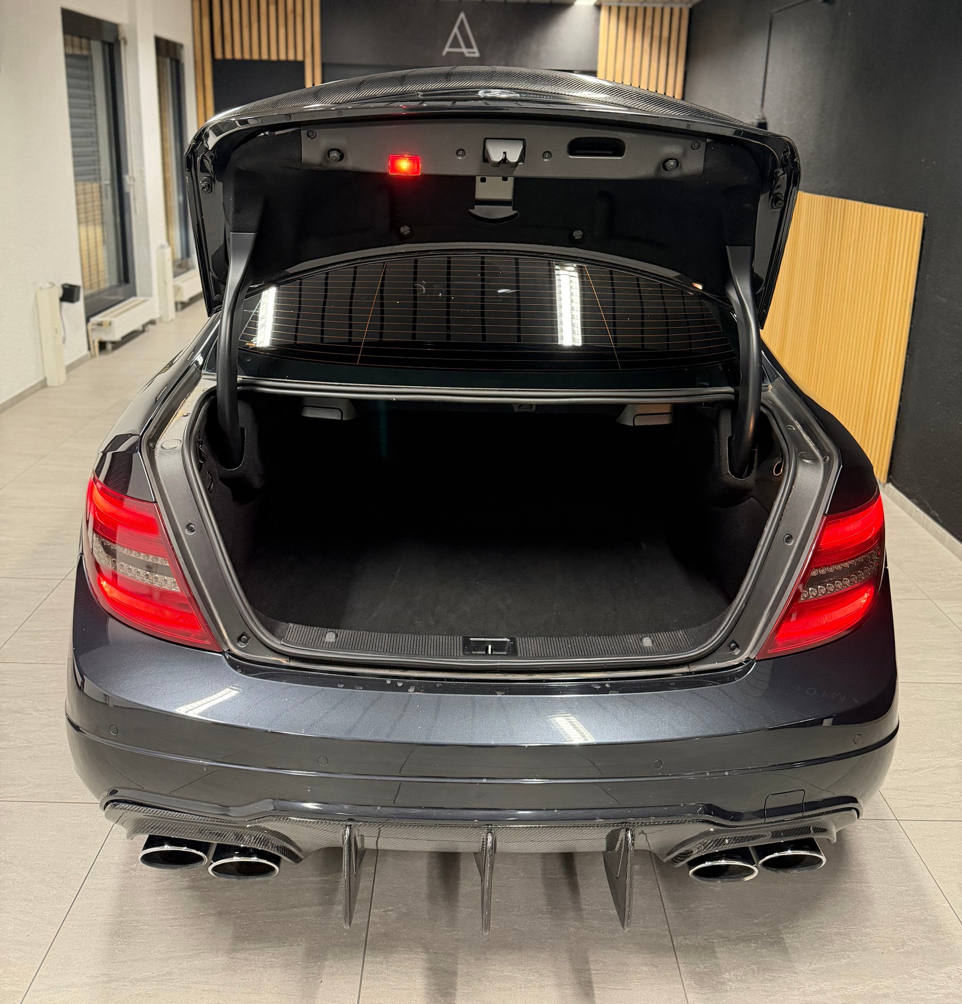MERCEDES-BENZ C 63 Coupé AMG Speedshift MCT-image-5