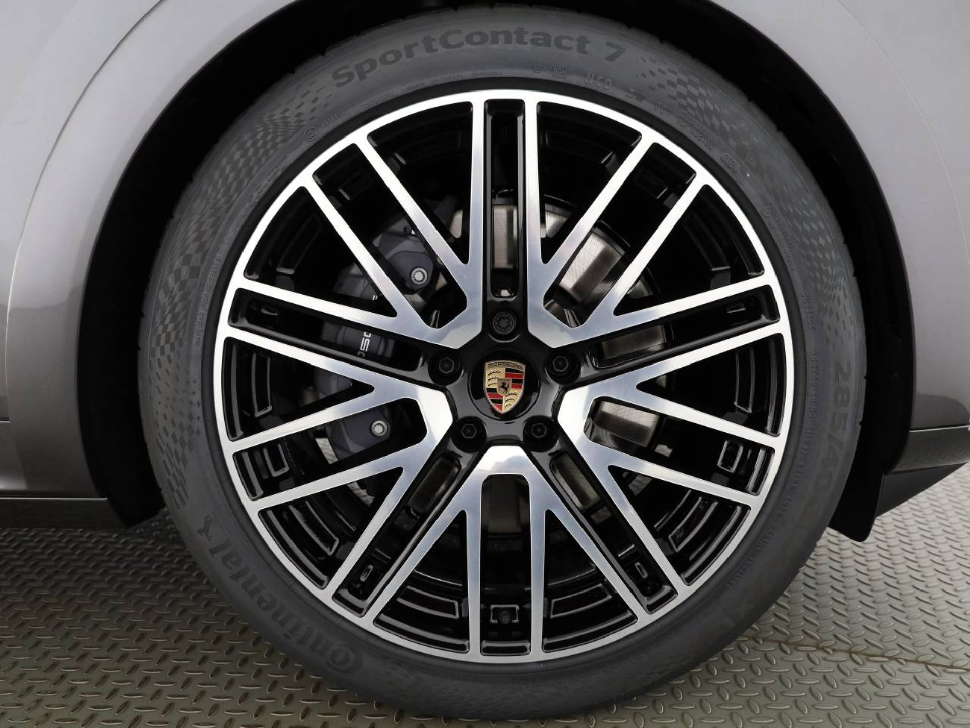 PORSCHE Cayenne E-Hybrid-image-7