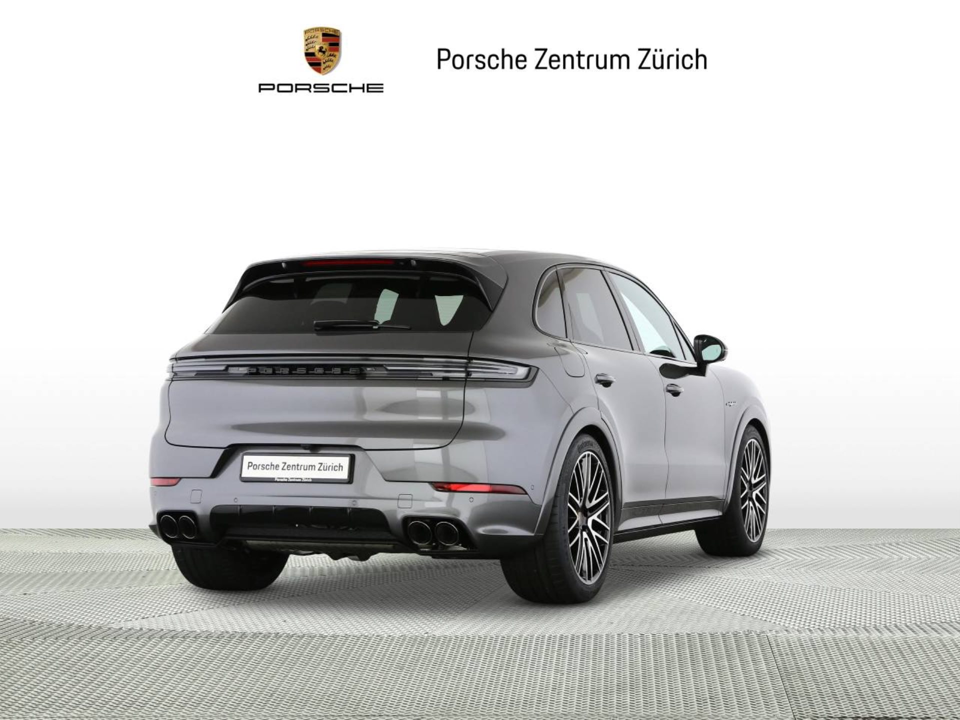 PORSCHE Cayenne E-Hybrid-showroom-element-2