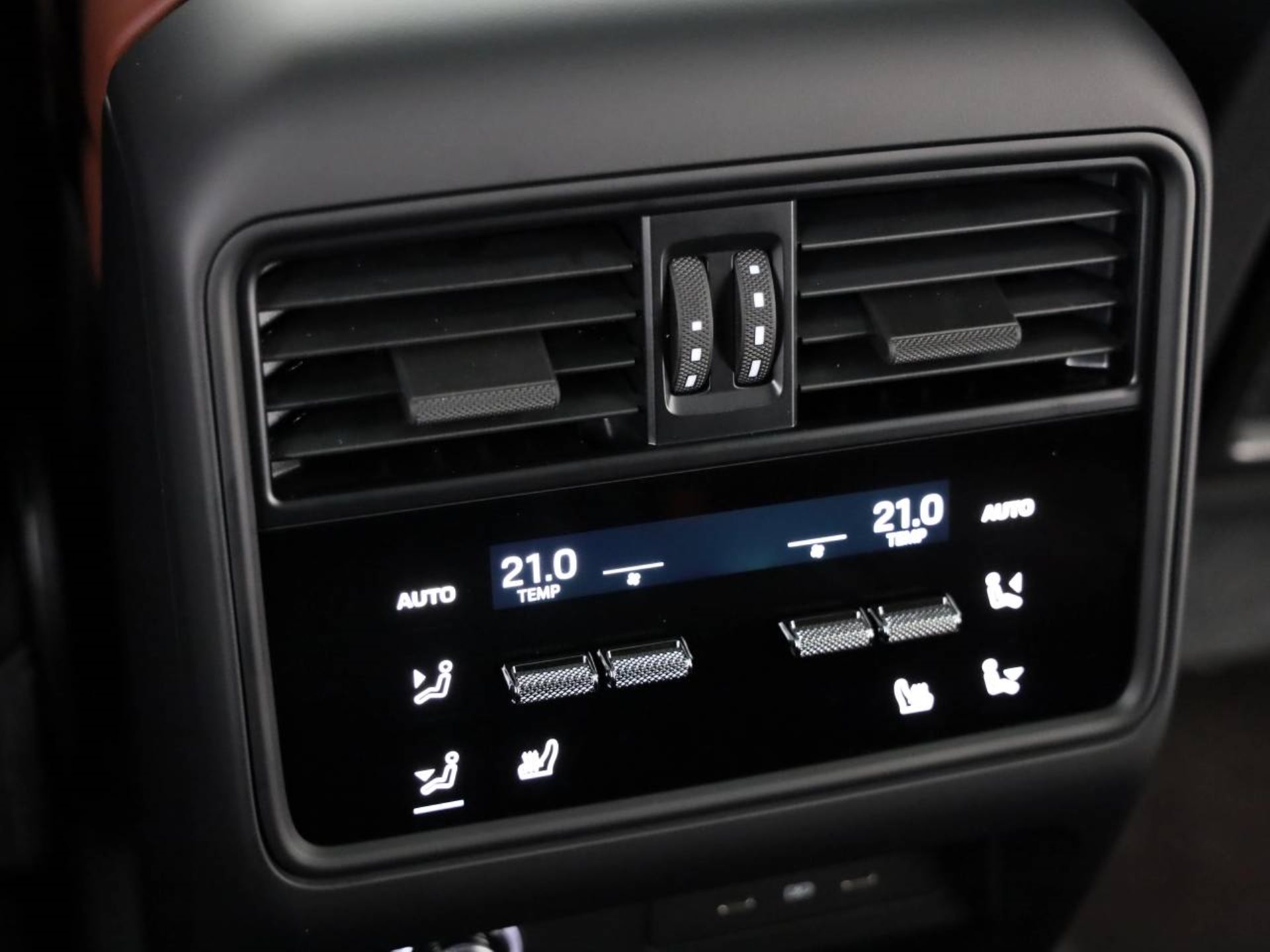 PORSCHE Cayenne E-Hybrid-image-18