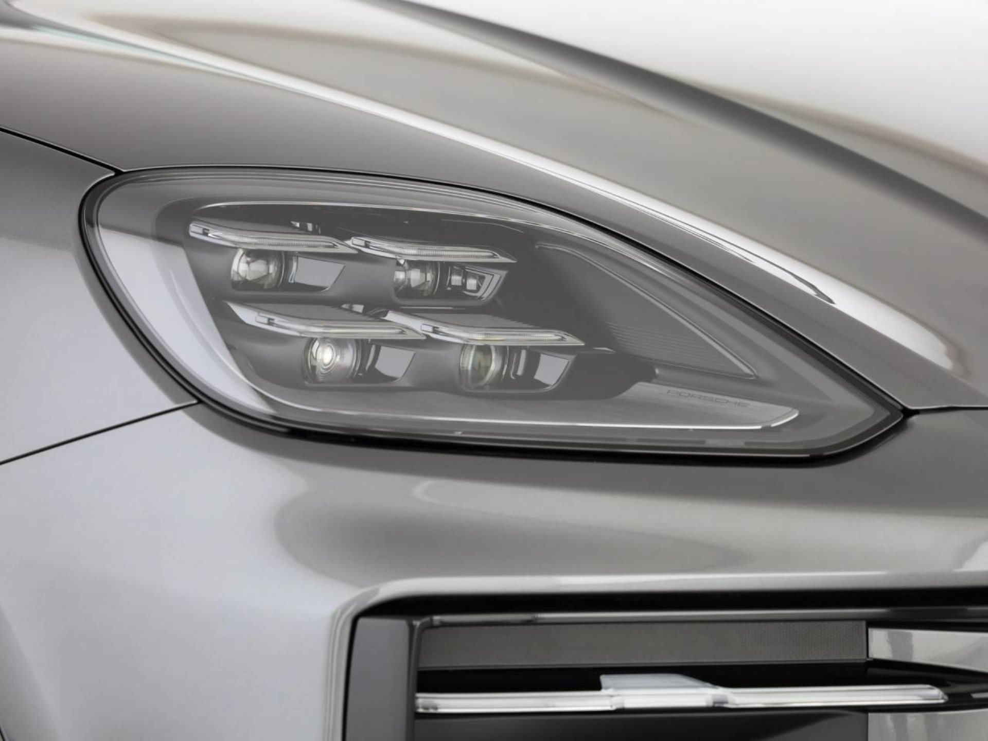 PORSCHE Cayenne E-Hybrid-image-8