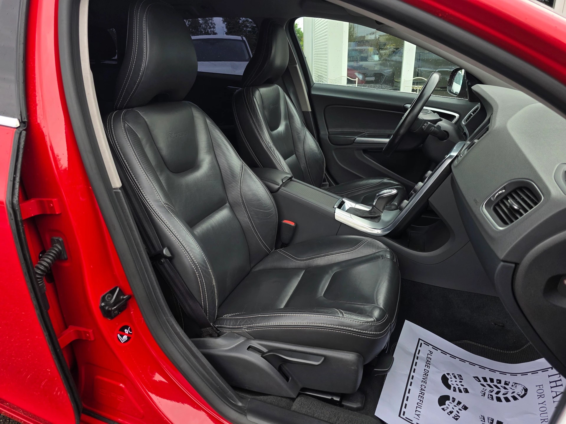 VOLVO V60 T6 AWD R-Design Geartronic * Frisch ab MFK * Frisch ab Service * TOP Zustand * inkl. 1 Jahr Garantie *-image-14
