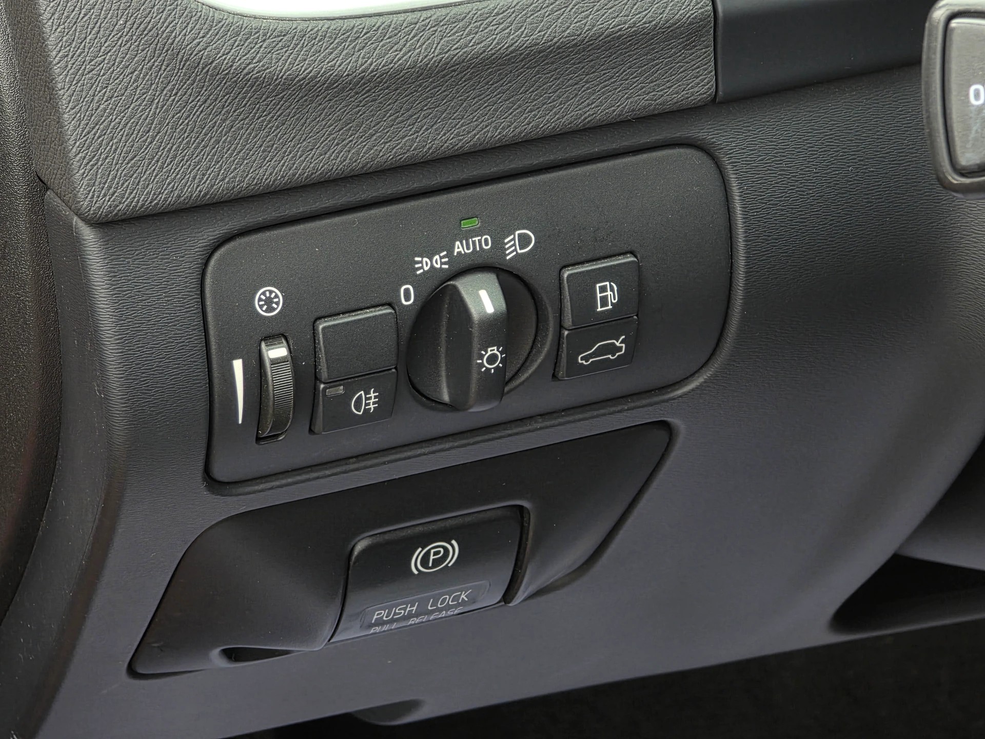 VOLVO V60 T6 AWD R-Design Geartronic * Frisch ab MFK * Frisch ab Service * TOP Zustand * inkl. 1 Jahr Garantie *-image-8