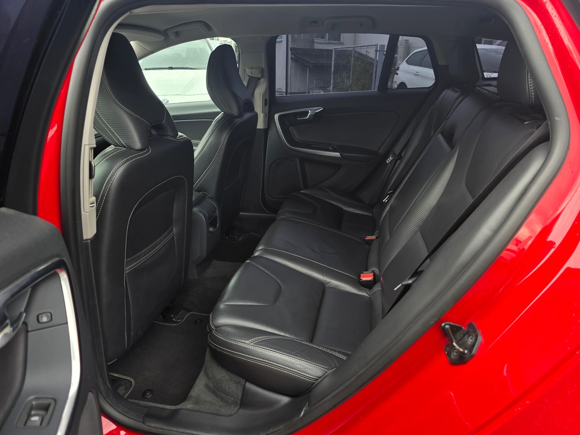 VOLVO V60 T6 AWD R-Design Geartronic * Frisch ab MFK * Frisch ab Service * TOP Zustand * inkl. 1 Jahr Garantie *-image-19