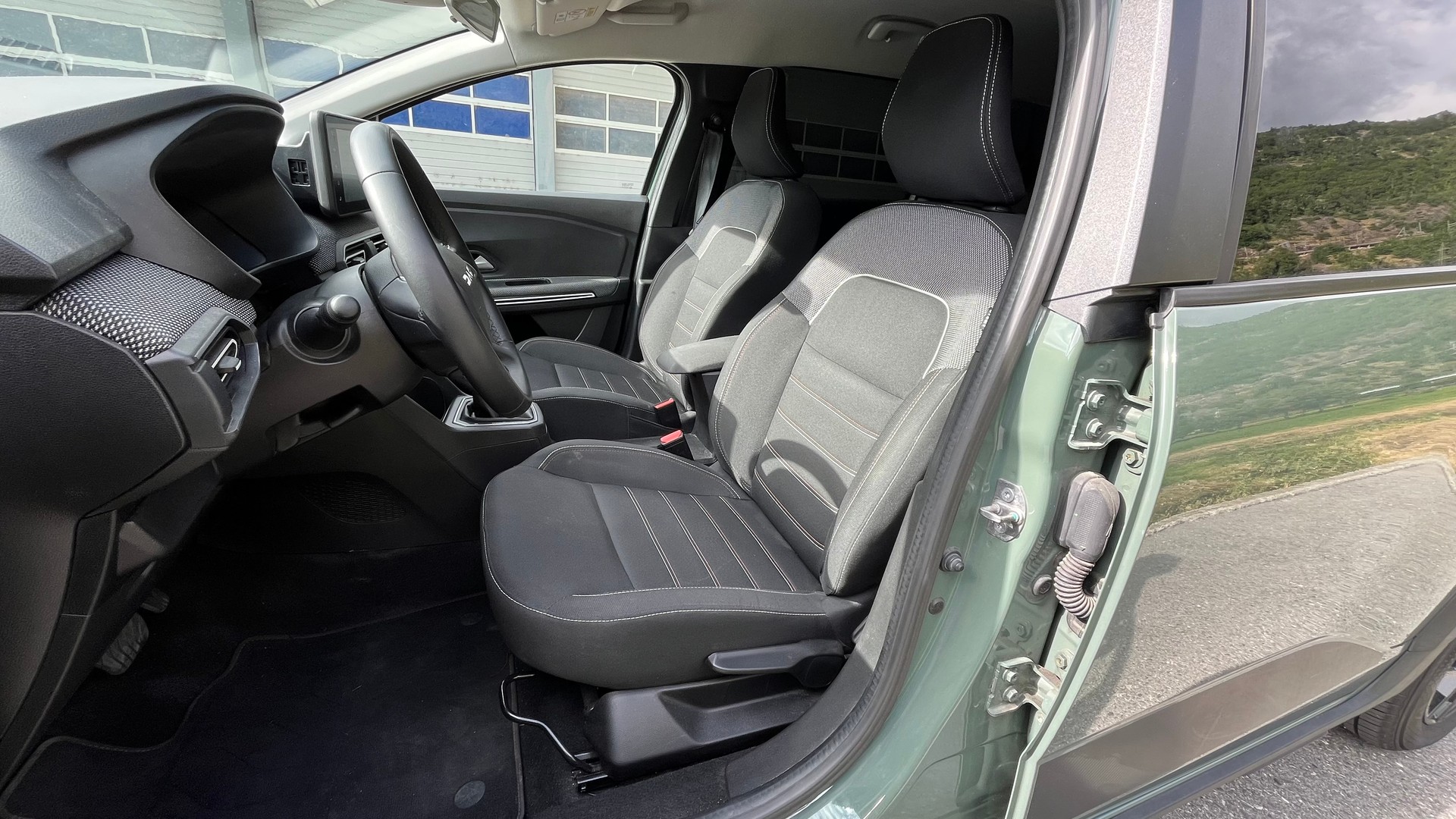 DACIA Jogger HEV 140 Extreme-image-8