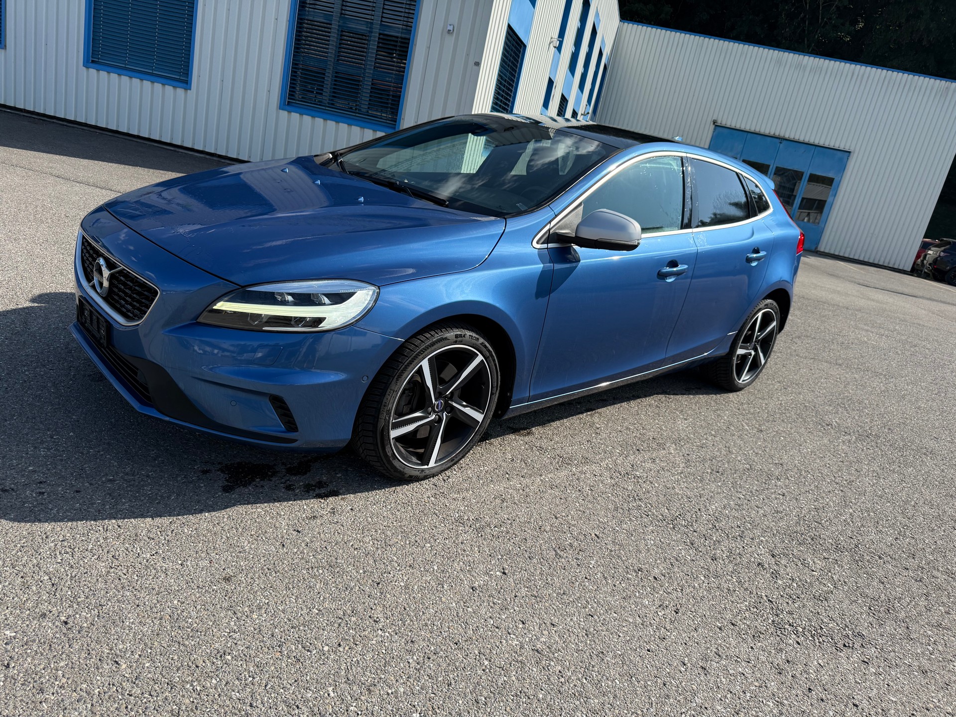 VOLVO V40 D2 Kinetic R-Design Geartronic