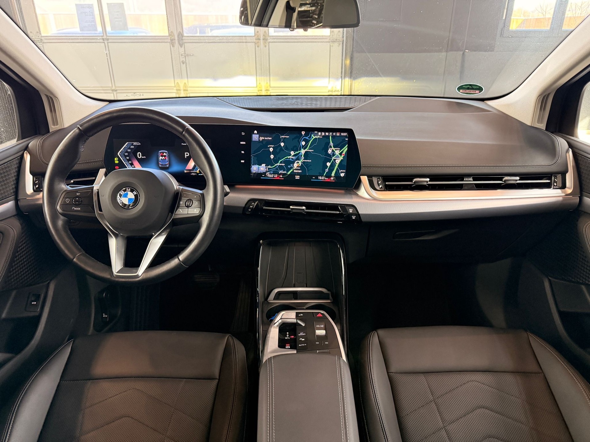BMW 218d Active Tourer Luxury Line DKG-image-10