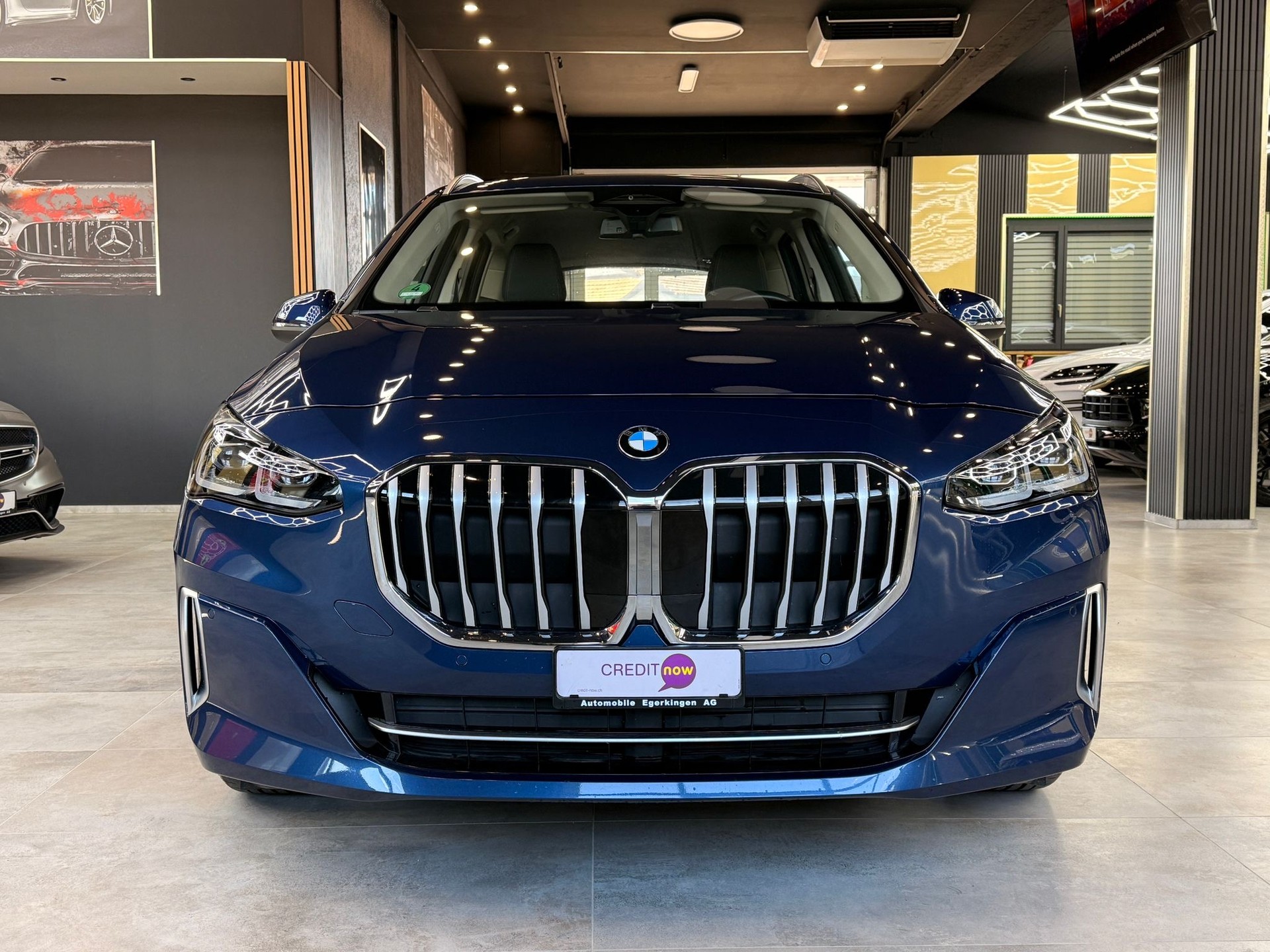 BMW 218d Active Tourer Luxury Line DKG-showroom-element-1