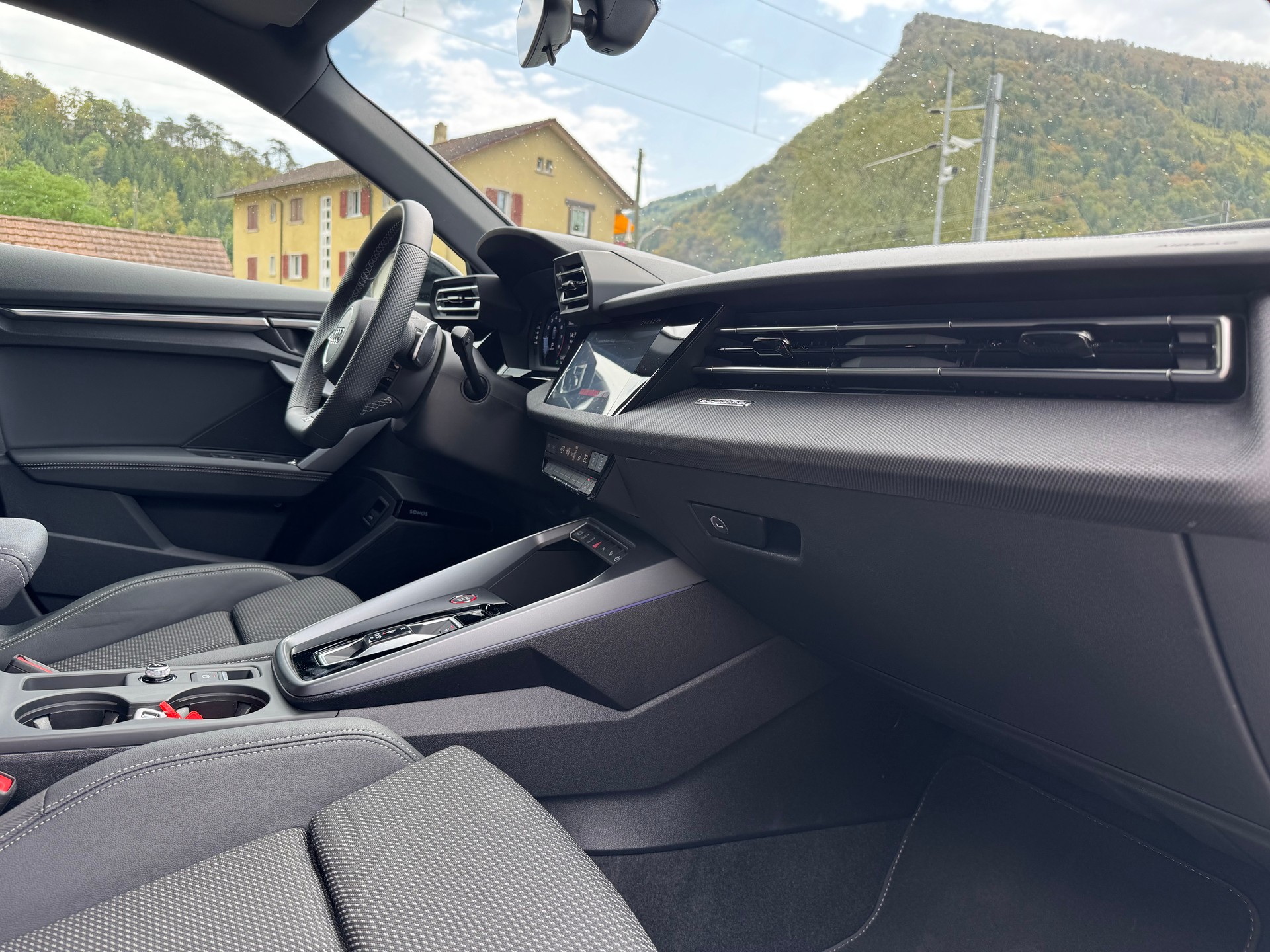 AUDI S3 Limousine *Performance Akrapovic* TFSI quattro S-tronic-image-10