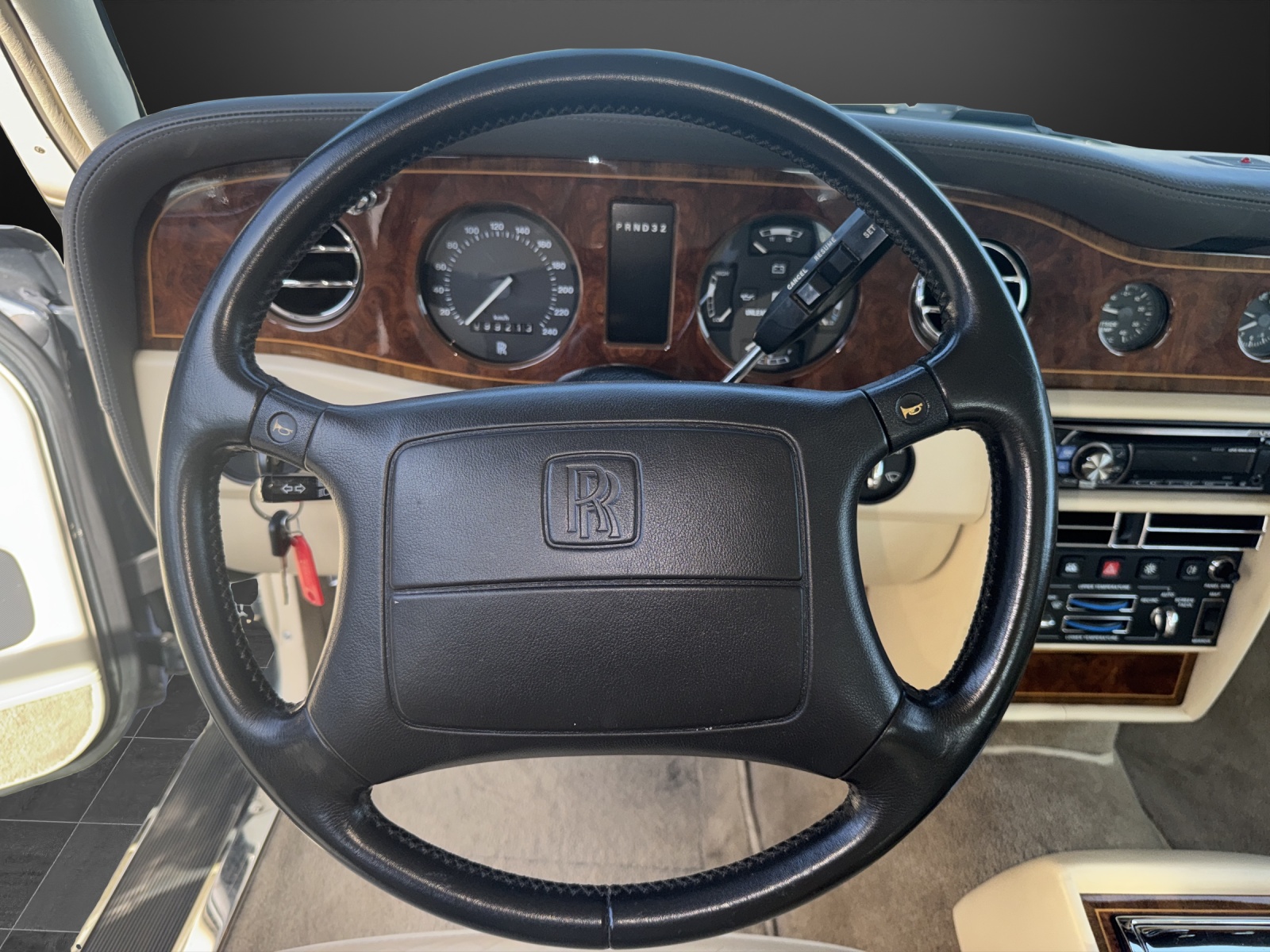 ROLLS-ROYCE Silver Spirit II-image-13