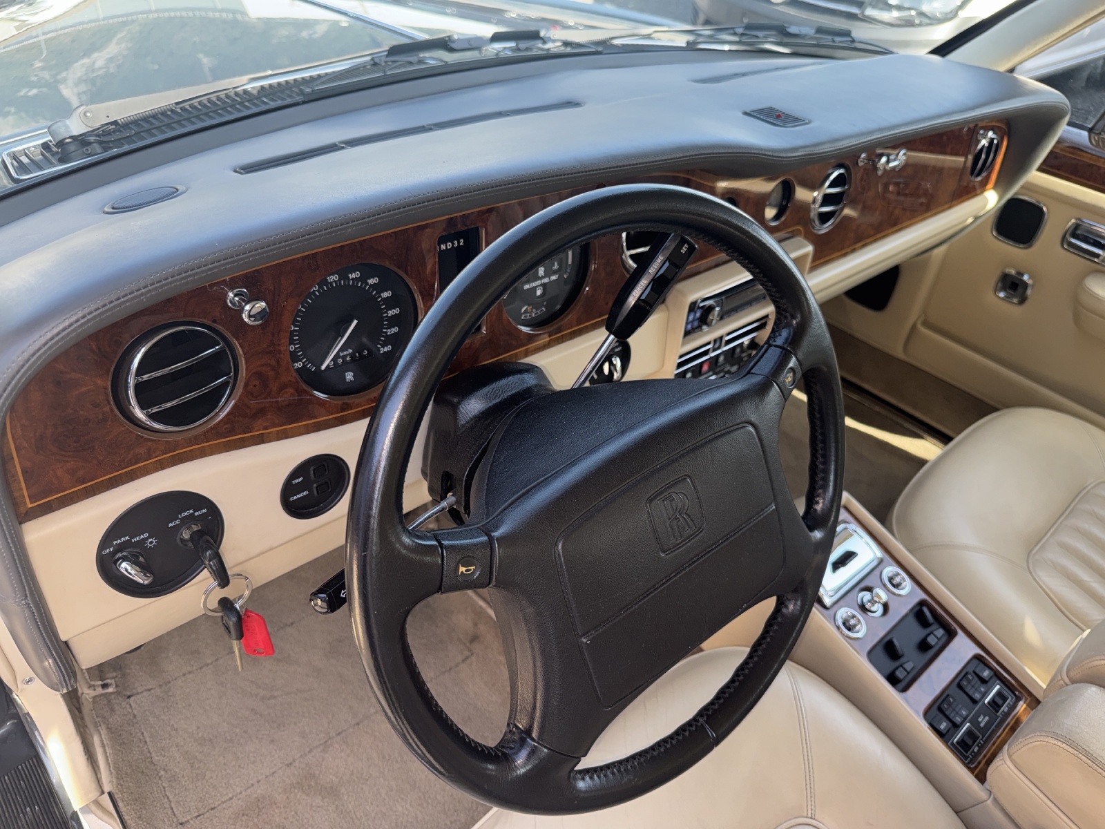 ROLLS-ROYCE Silver Spirit II-image-18