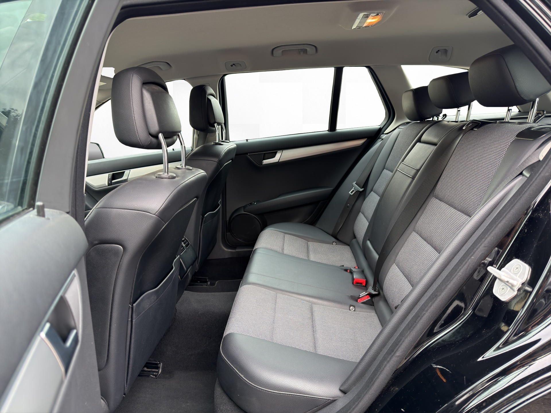 MERCEDES-BENZ C 180 Athletic Edition 7G-Tronic-image-11