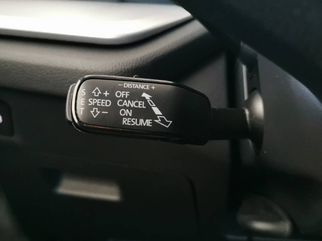 SKODA Octavia Combi 1.5 TSI Selection DSG-image-18