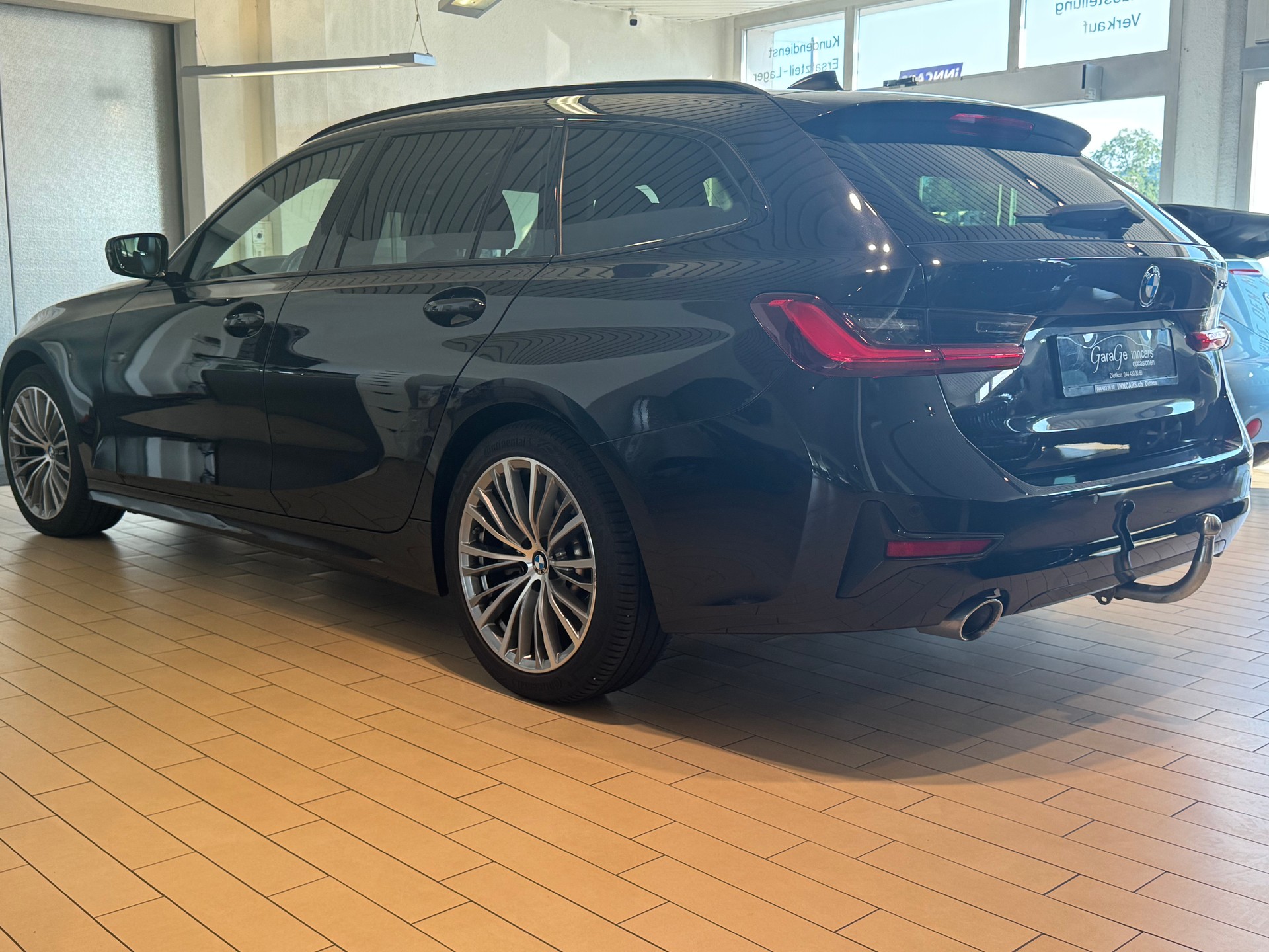 BMW 330d xDrive Touring Steptronic Sport Line-image-1