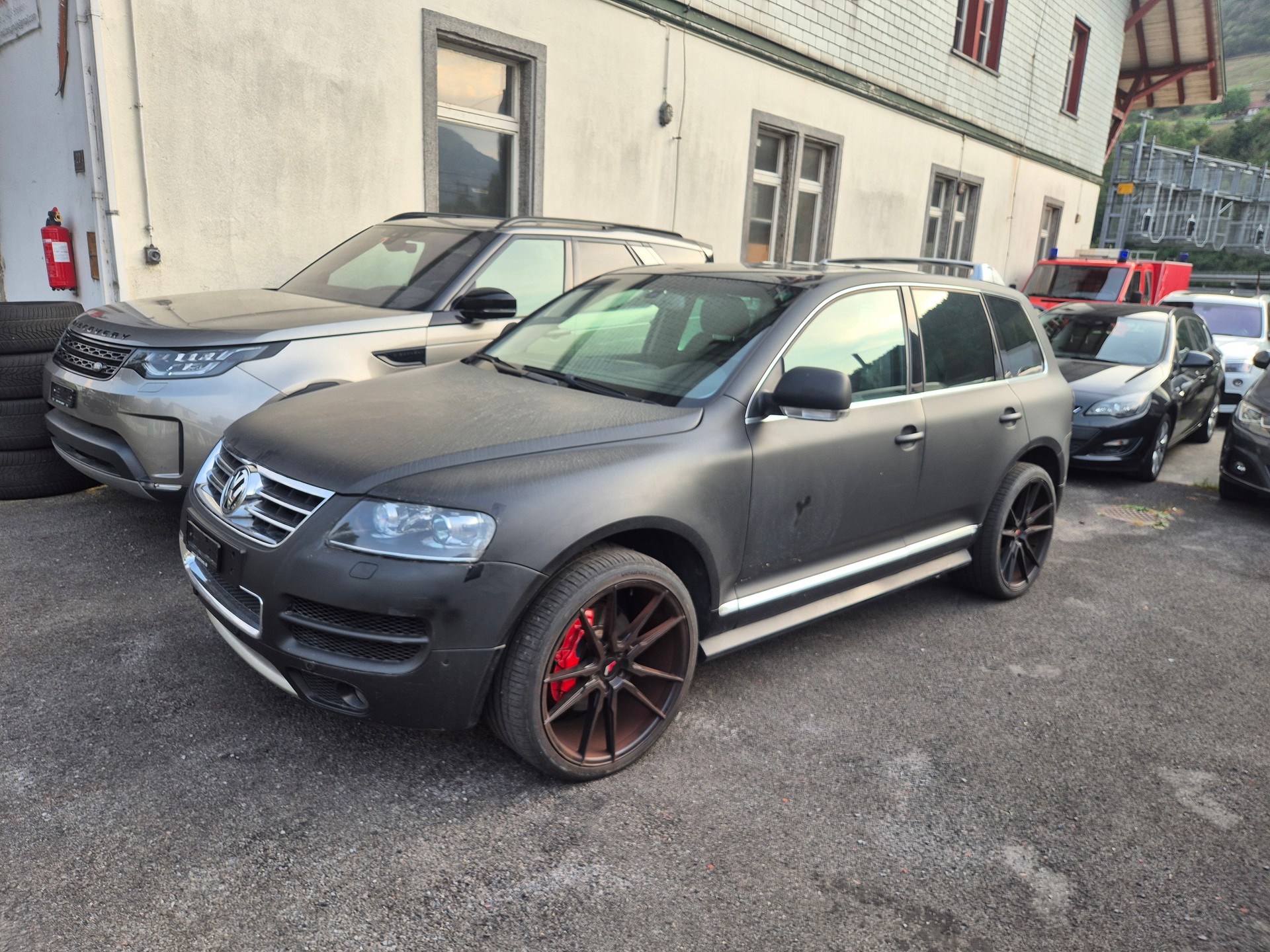 VW Touareg 6.0 W12 Sport Automatic-image-1
