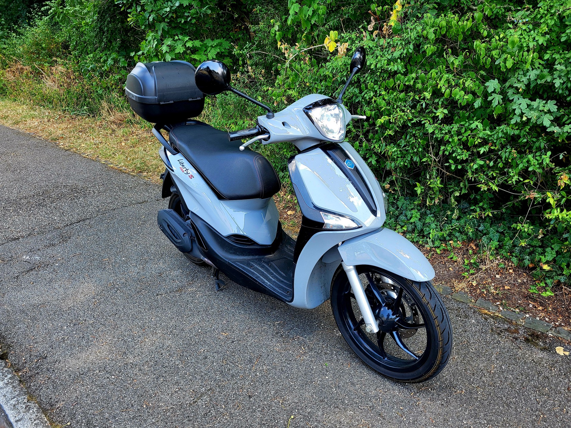 PIAGGIO Liberty 125 Sport-image-4