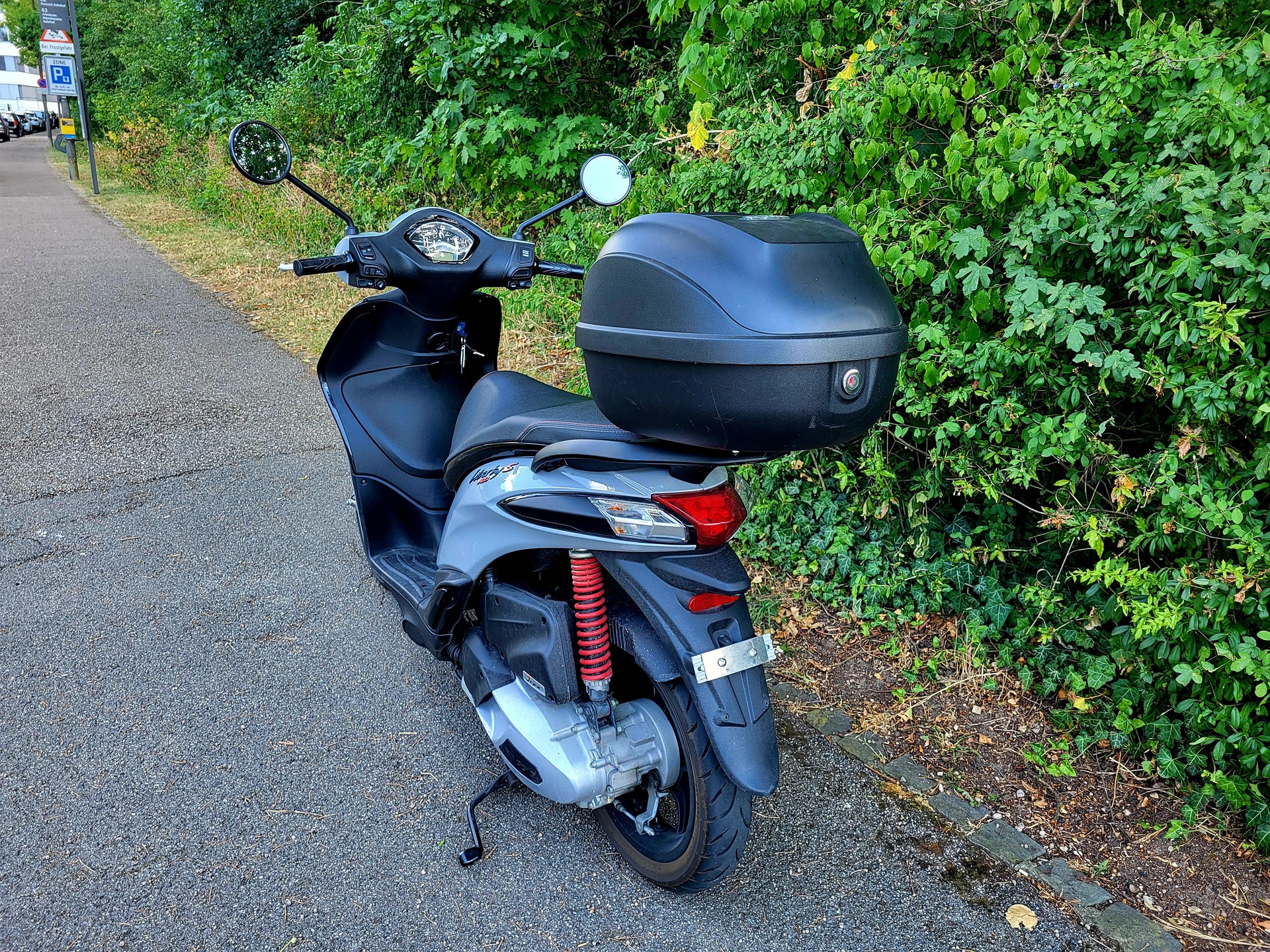 PIAGGIO Liberty 125 Sport-image-2