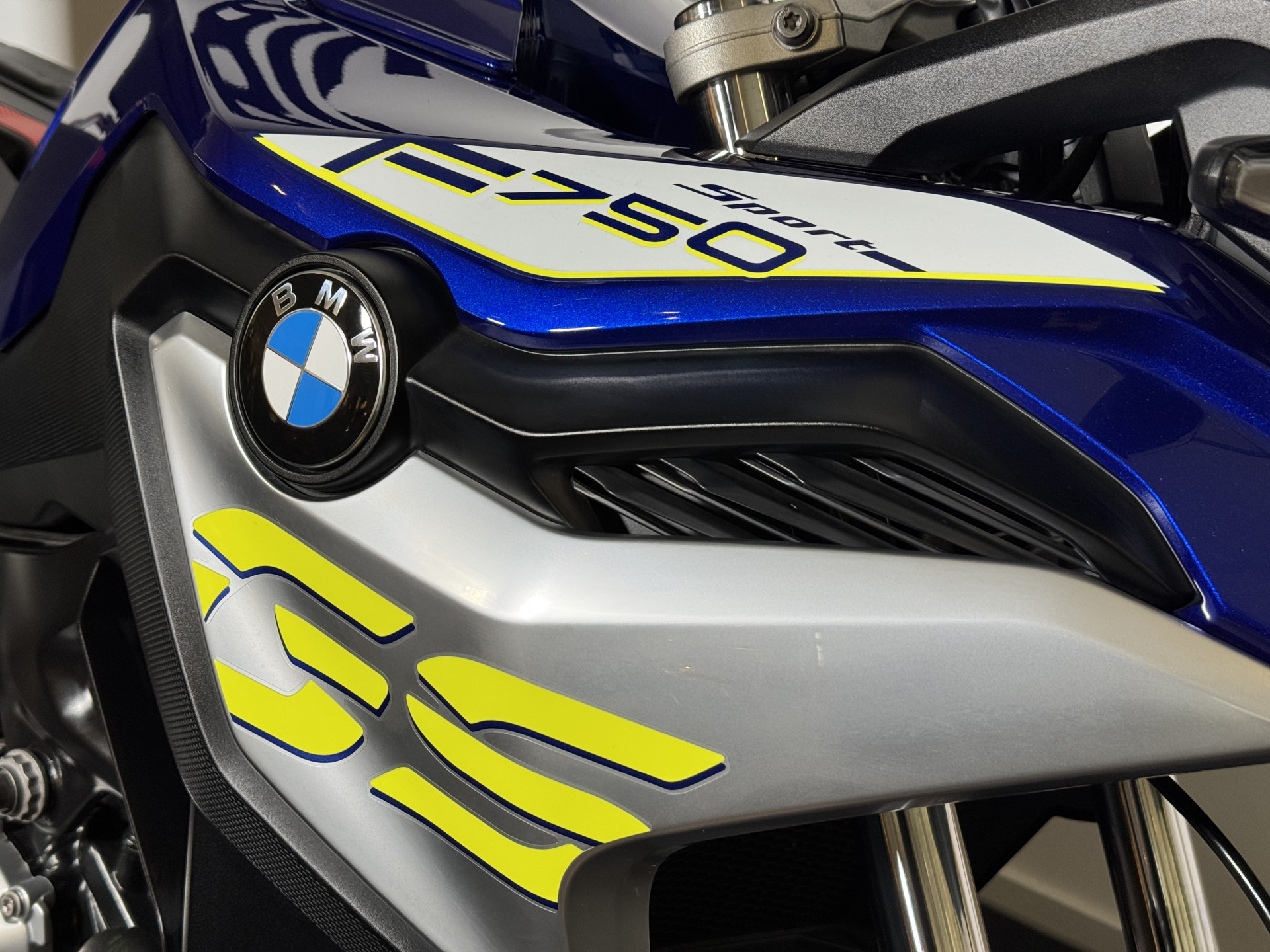 BMW F 750 GS Sport-showroom-element-3