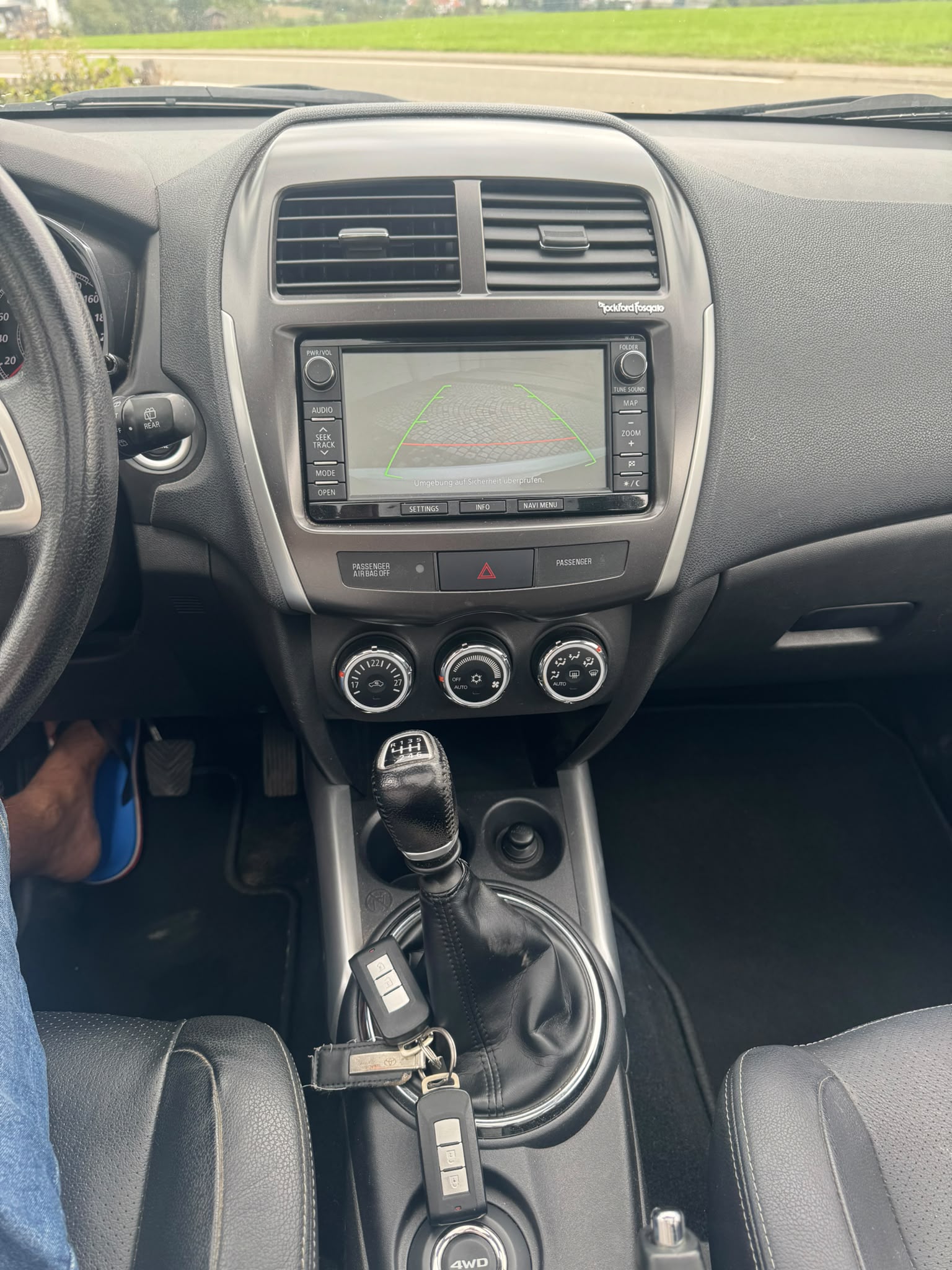 MITSUBISHI ASX 1.8 DID Navigator 4WD-image-12
