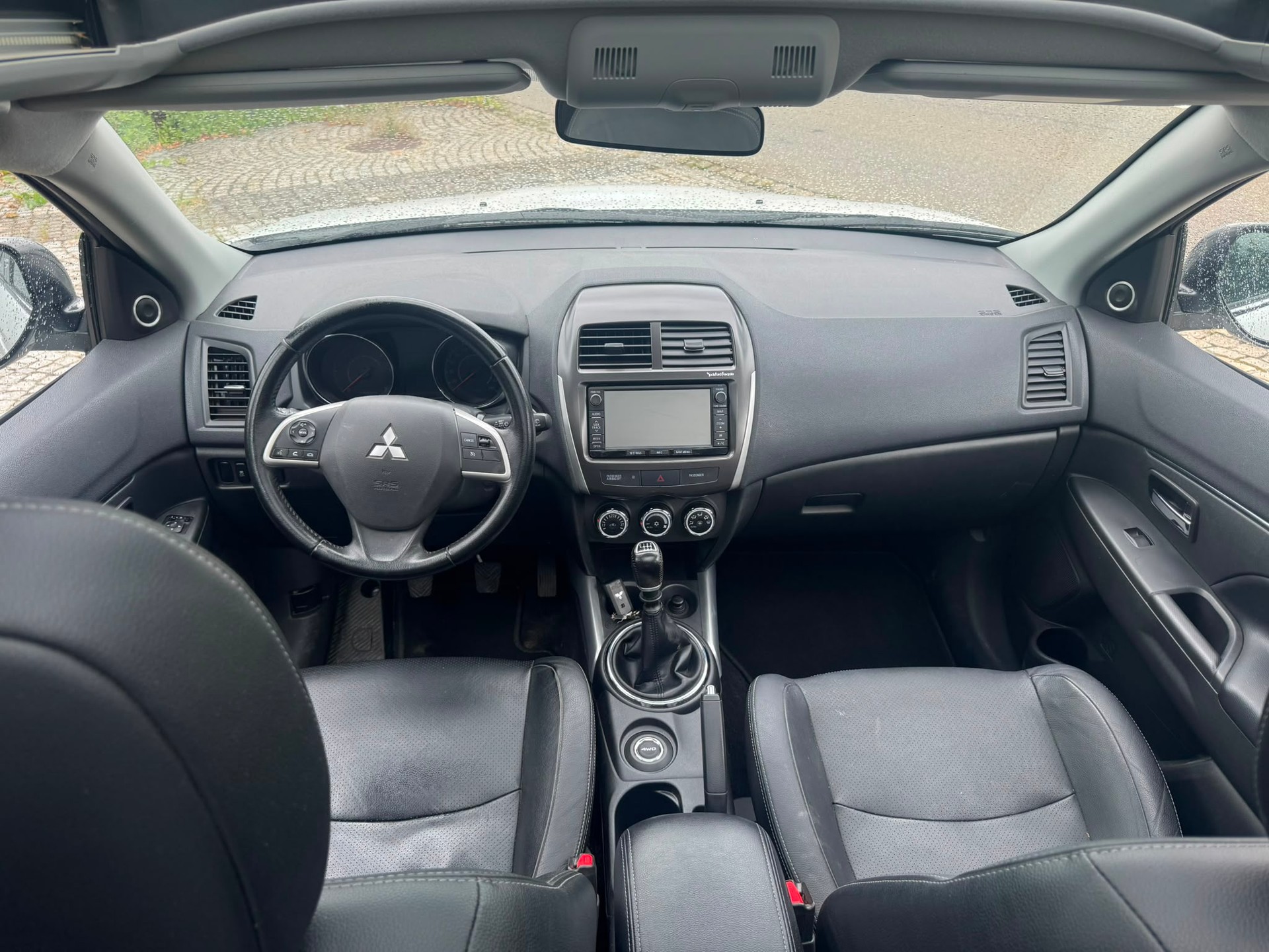MITSUBISHI ASX 1.8 DID Navigator 4WD-image-11