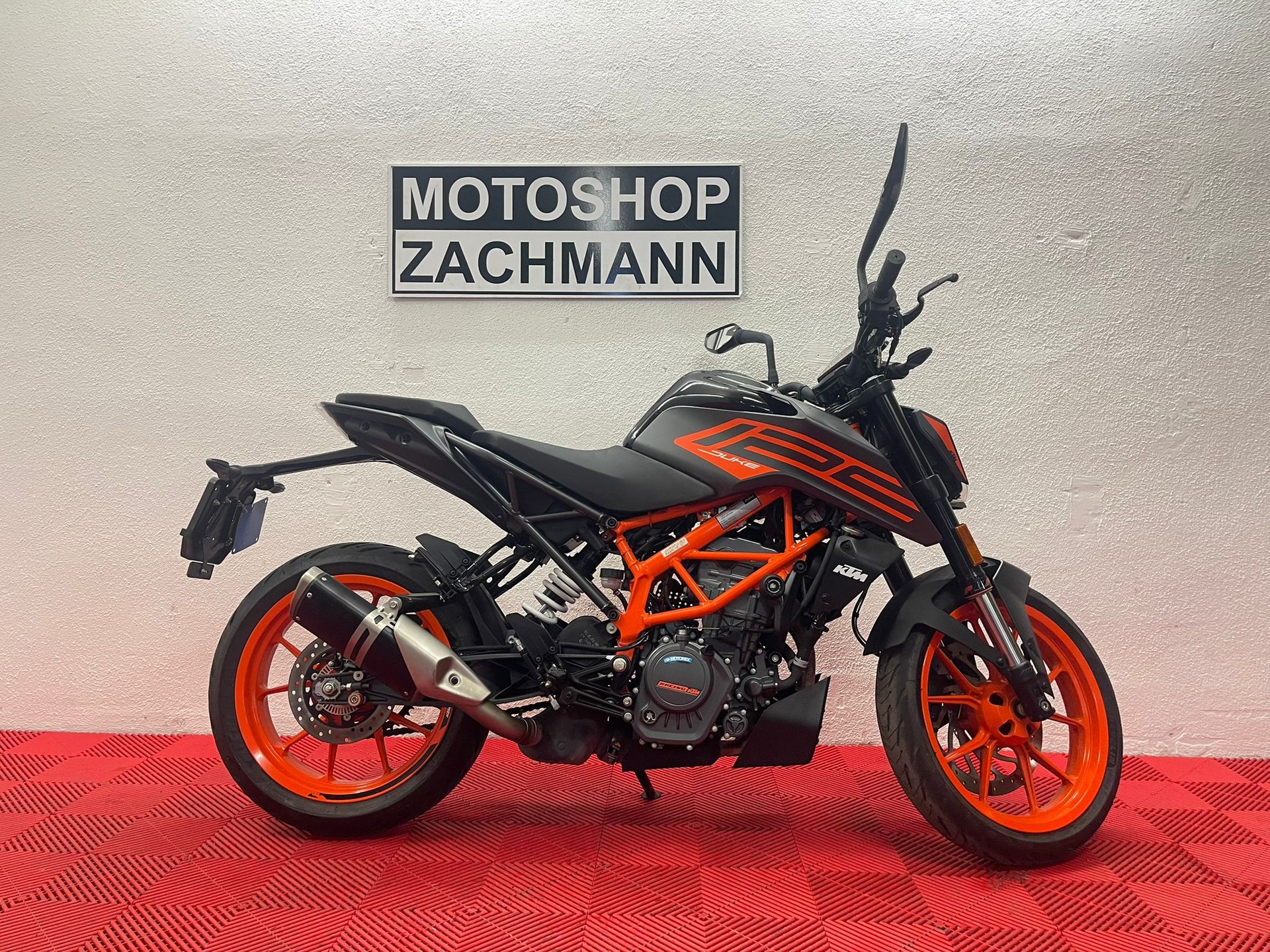 KTM 125 Duke-image-0