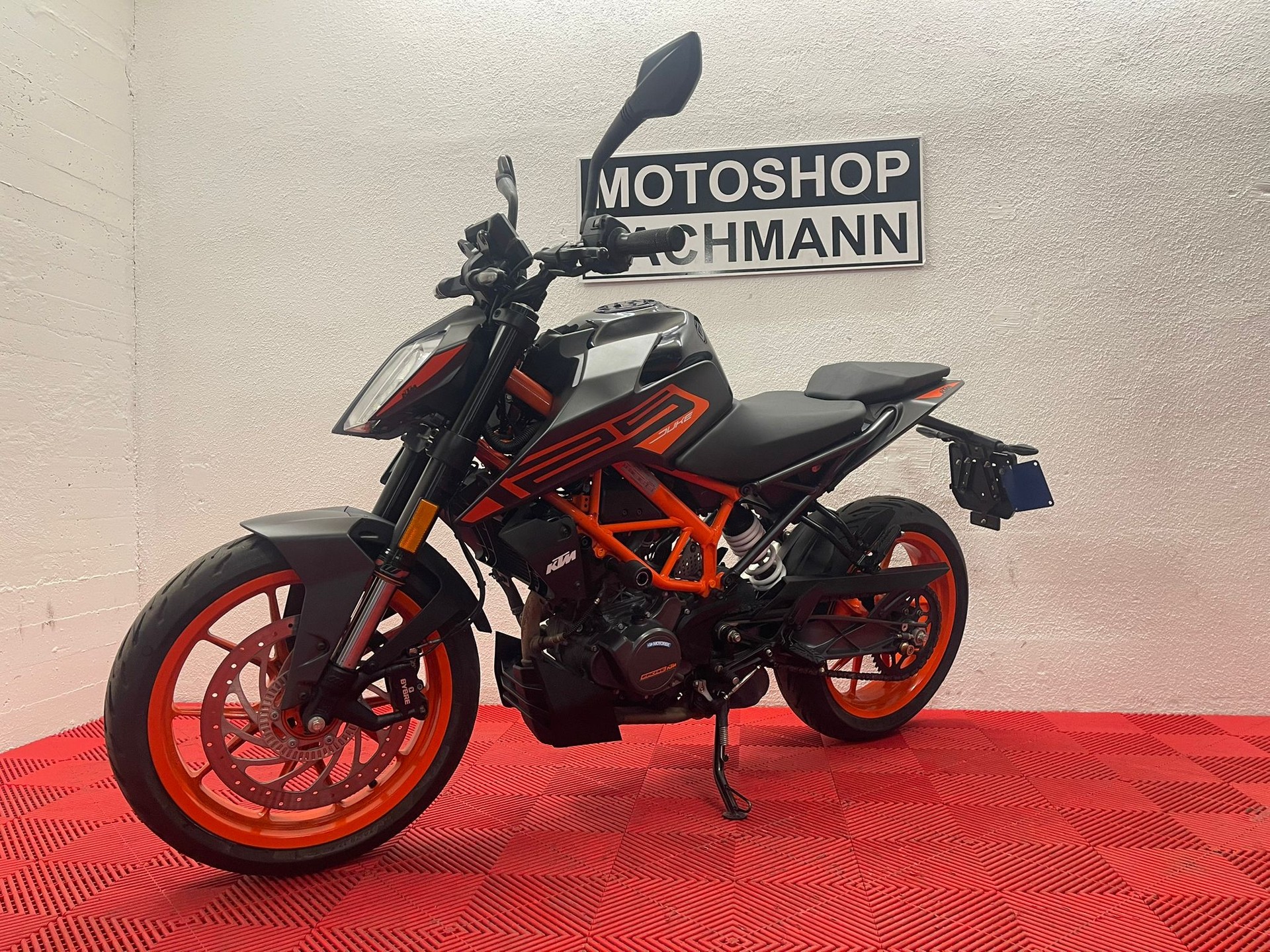 KTM 125 Duke-image-3