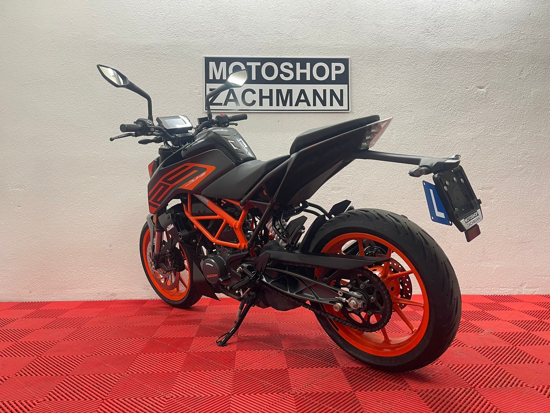 KTM 125 Duke-image-5