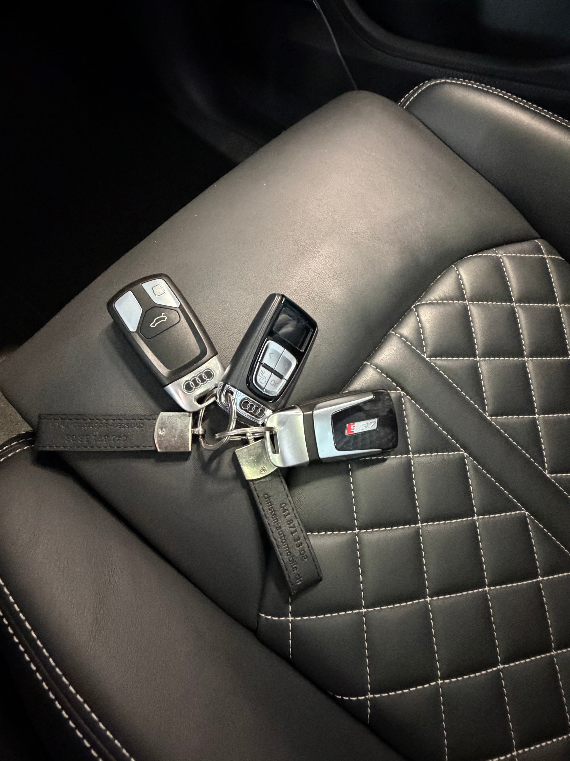 AUDI SQ7 4.0 TDI quattro tiptronic-image-19