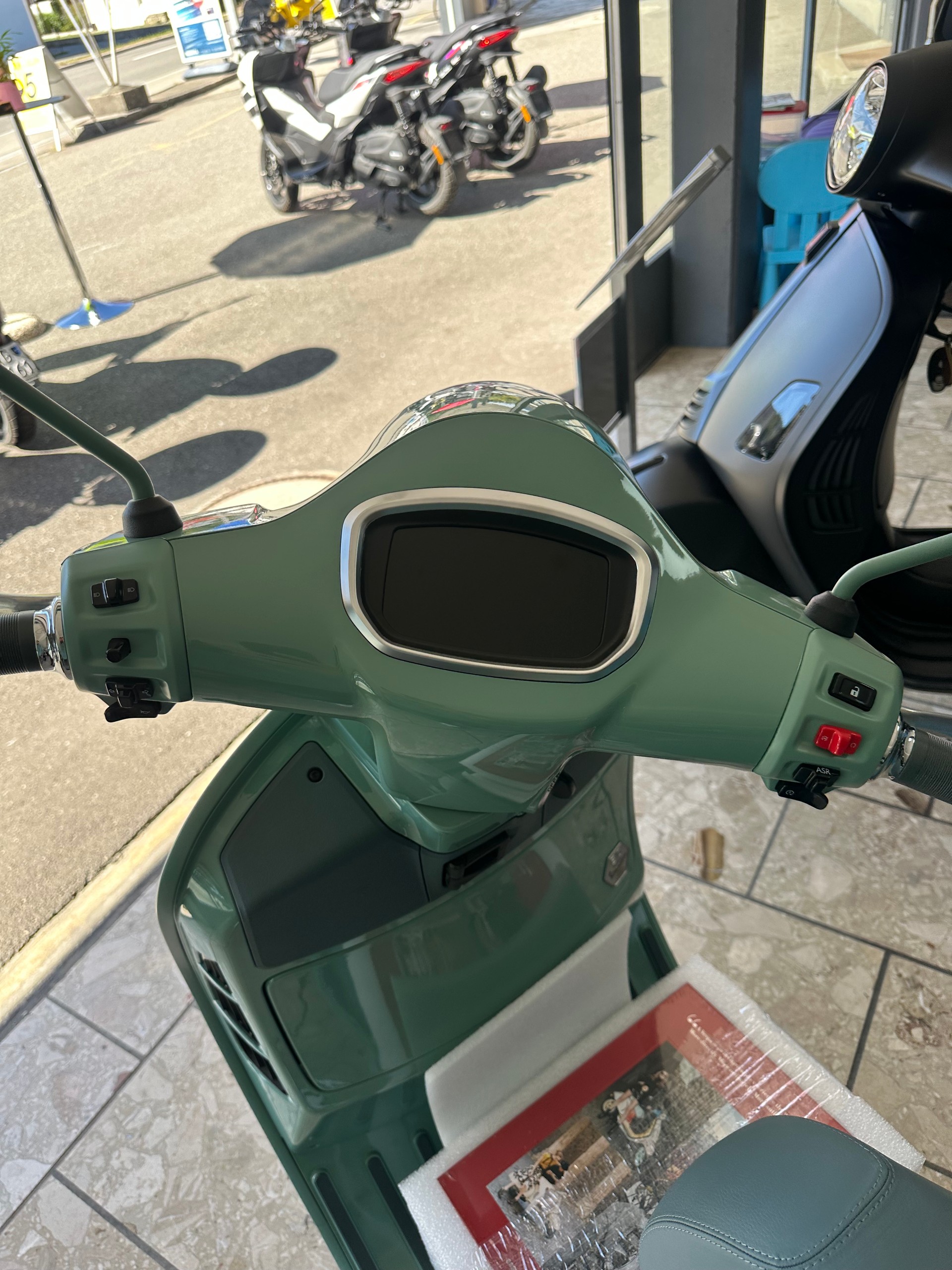 PIAGGIO GTS 310 80 TH-image-4