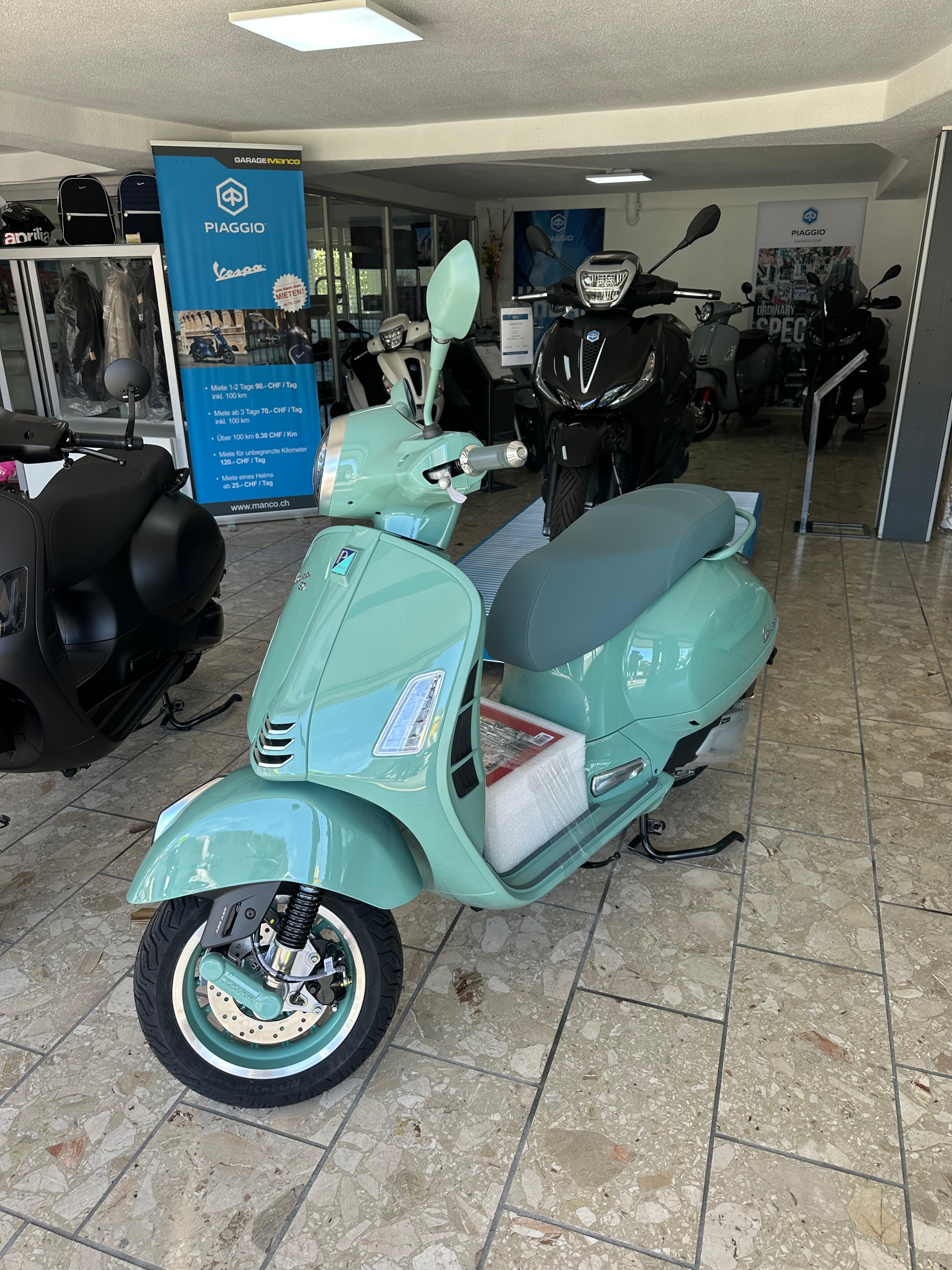 PIAGGIO GTS 310 80 TH-image-1