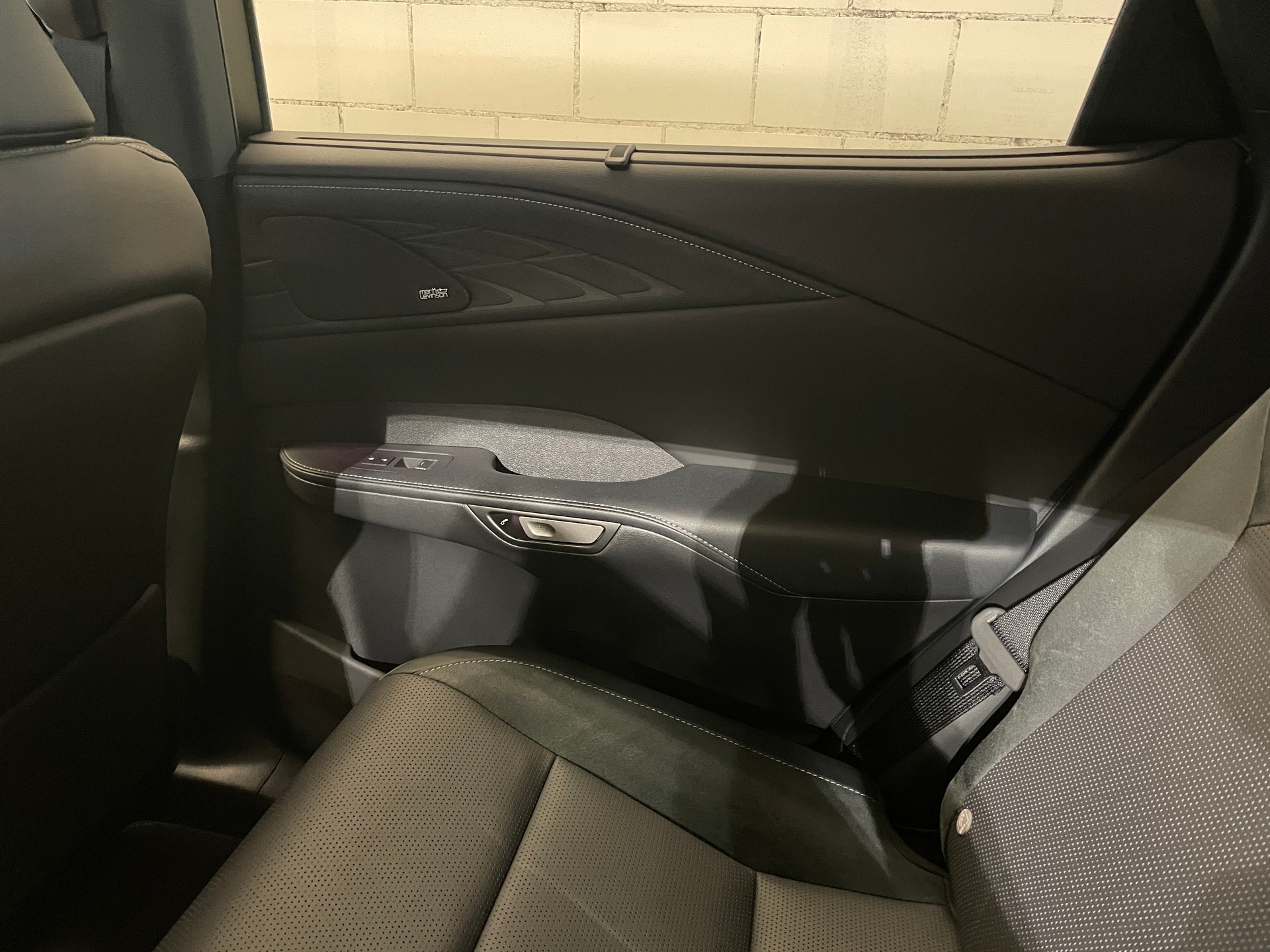 LEXUS RX 450h+ Ecxellence AWD CVT-image-17