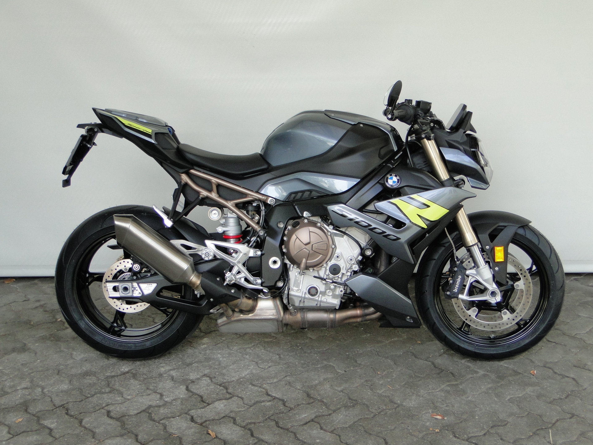 BMW S 1000 R-showroom-element-2