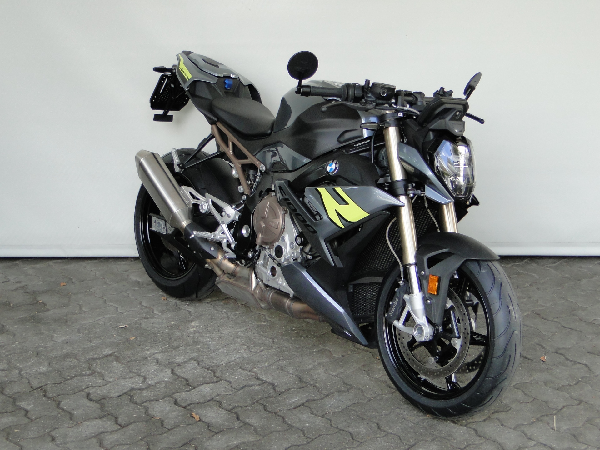 BMW S 1000 R-showroom-element-1