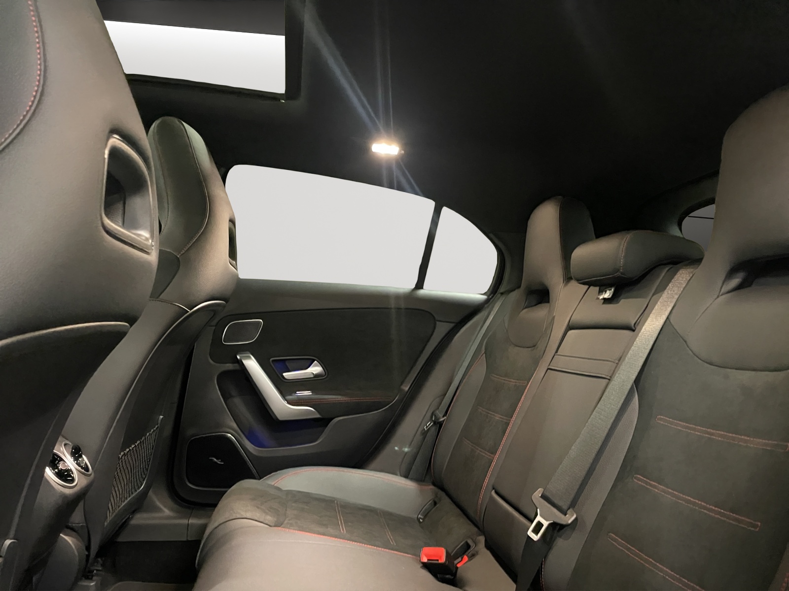 MERCEDES-BENZ A 250 4Matic 8G-DCT-image-10