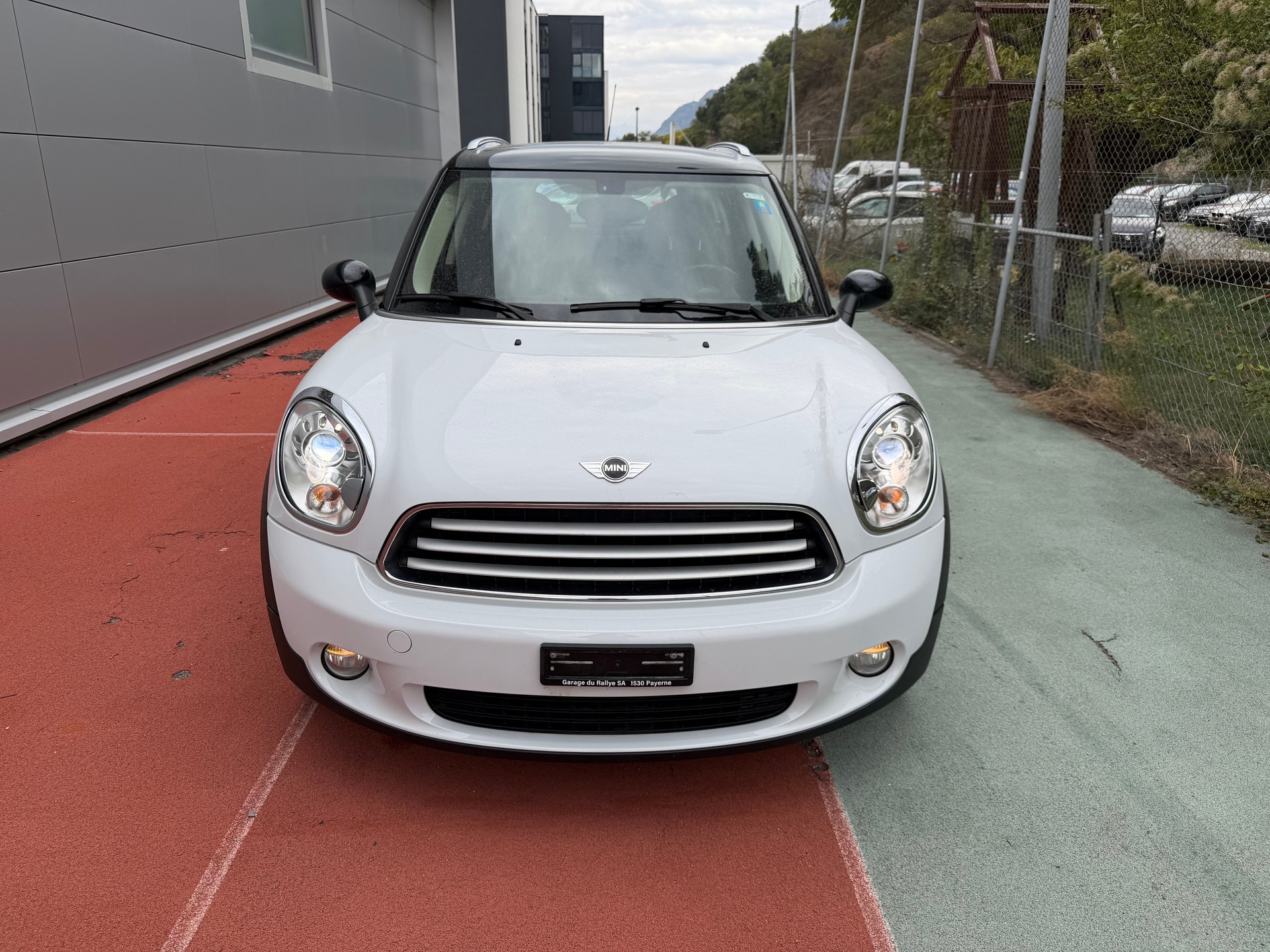 MINI Countryman Cooper FWD Steptronic-image-2