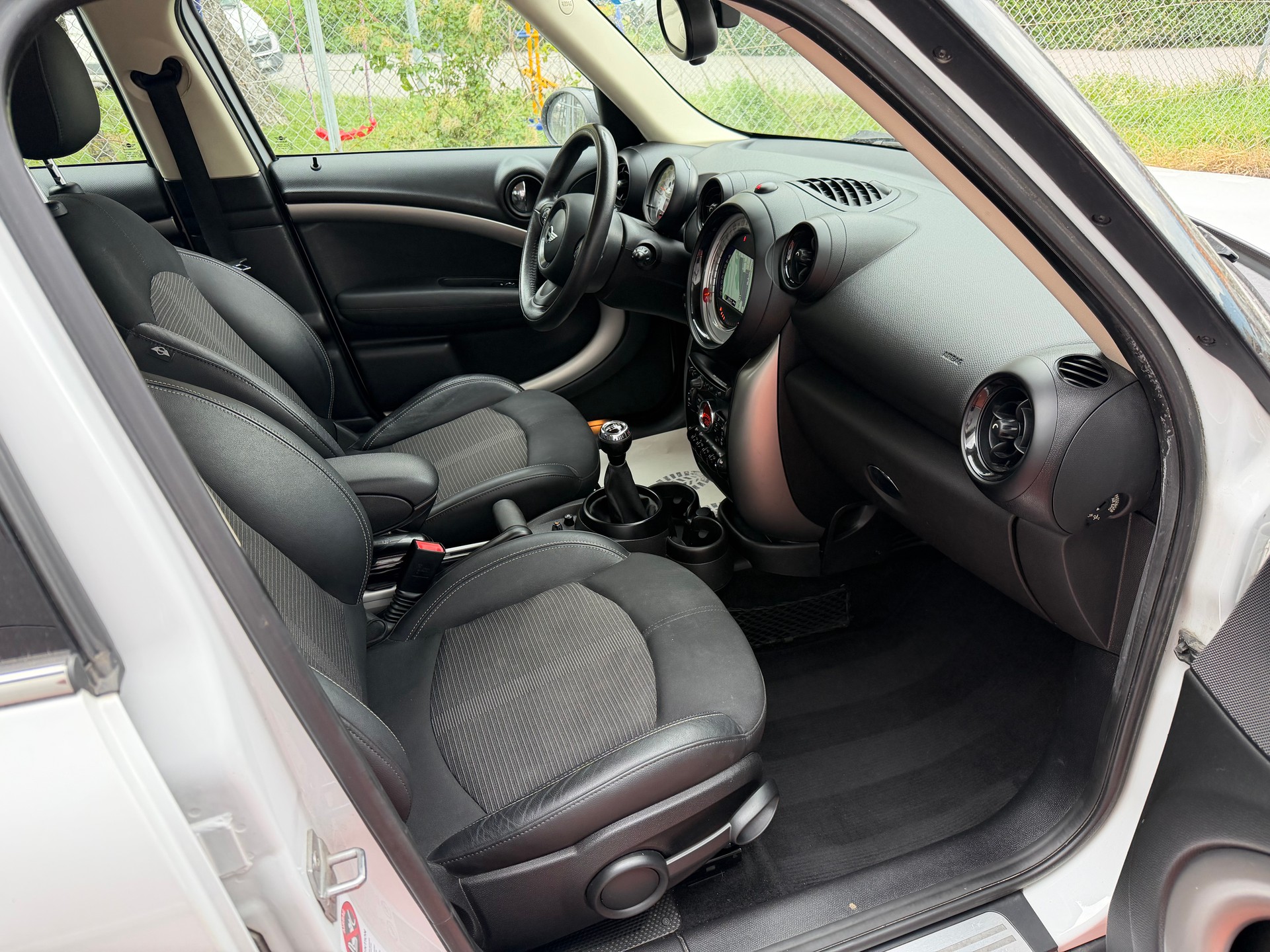 MINI Countryman Cooper FWD Steptronic-image-9