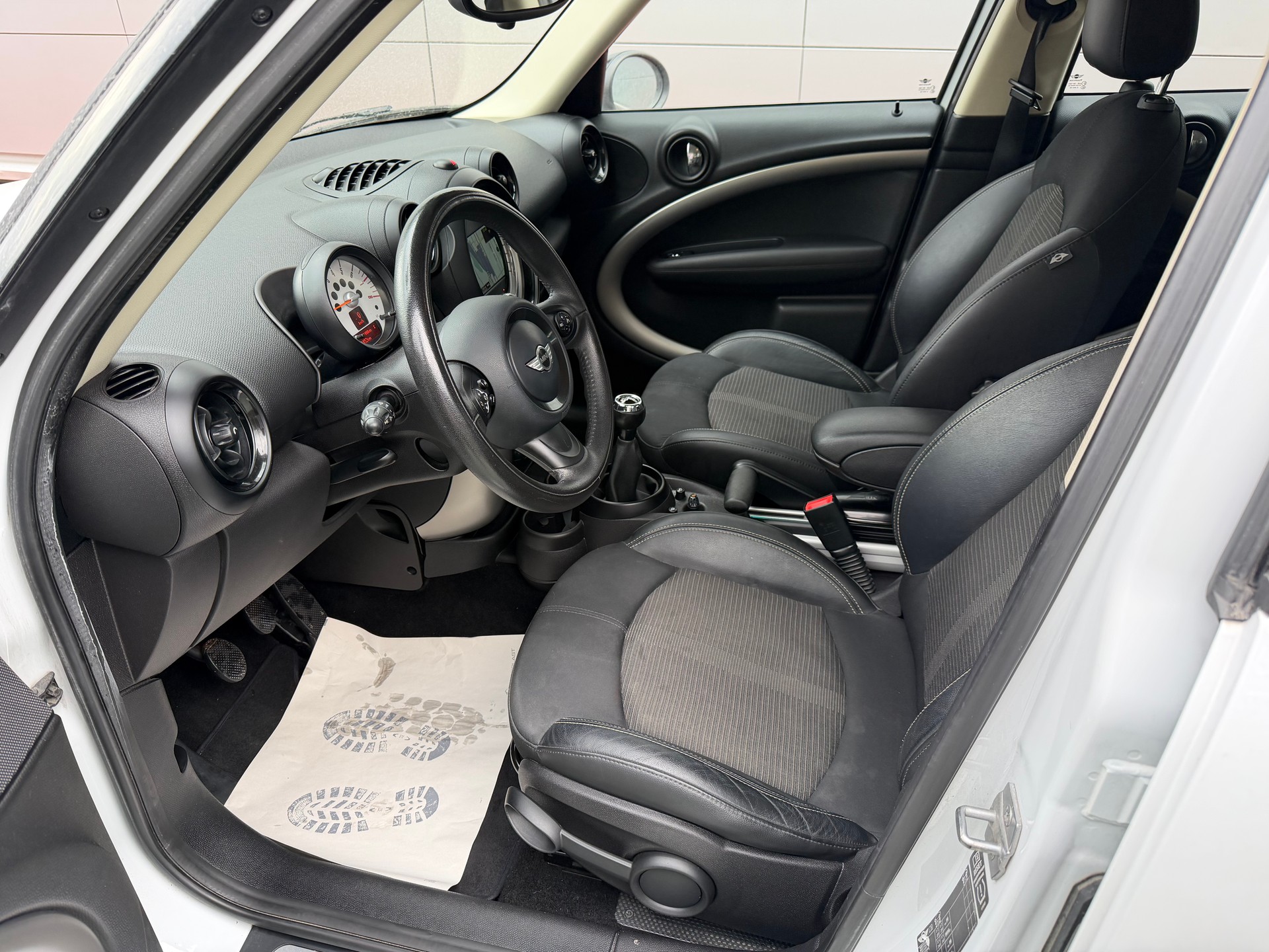 MINI Countryman Cooper FWD Steptronic-image-8