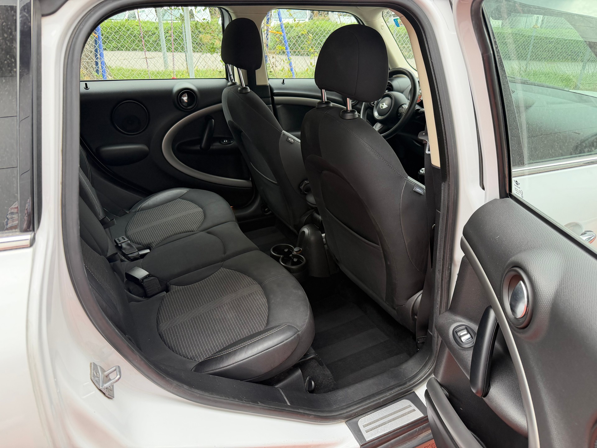 MINI Countryman Cooper FWD Steptronic-image-10