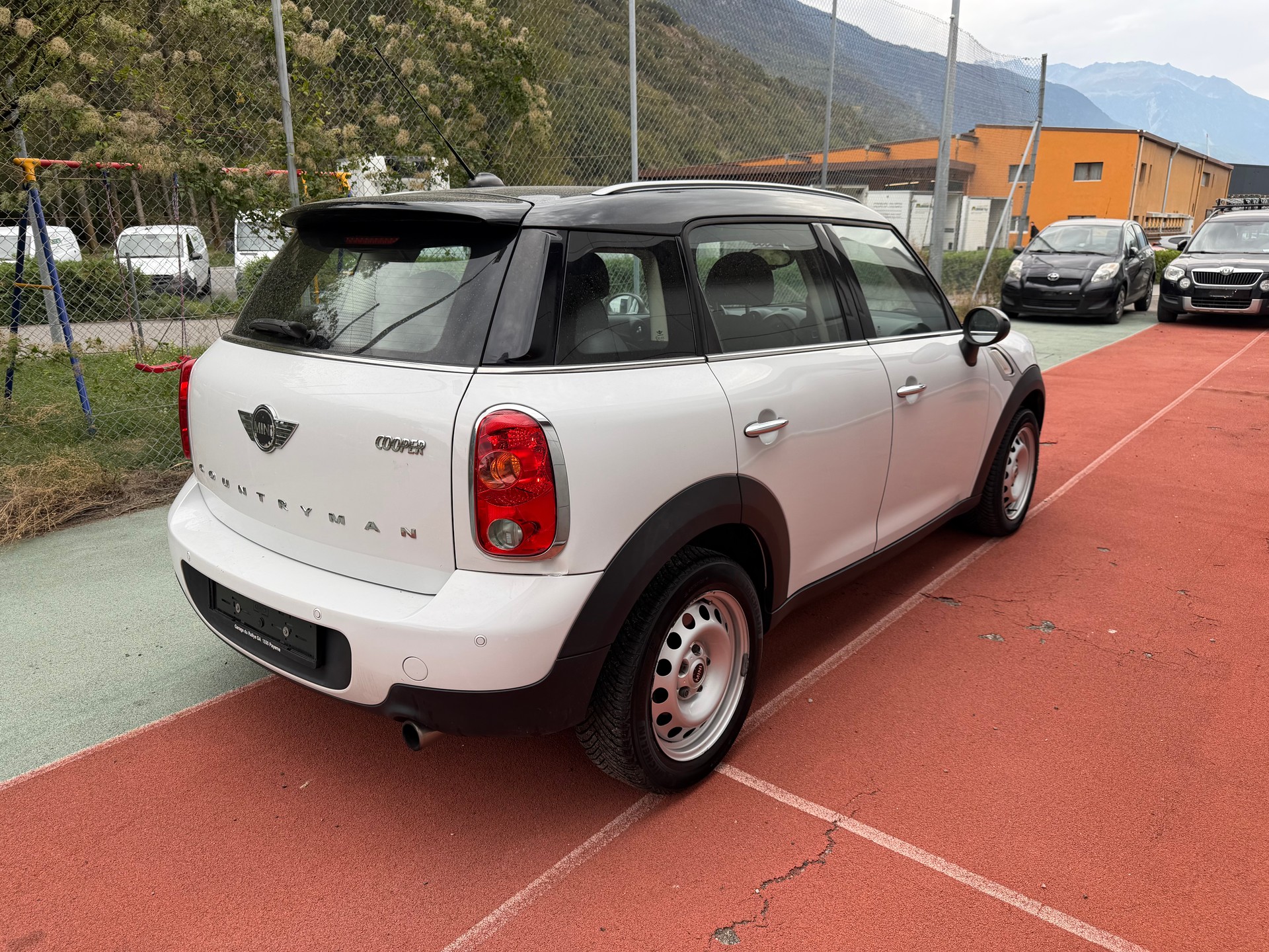 MINI Countryman Cooper FWD Steptronic-image-4