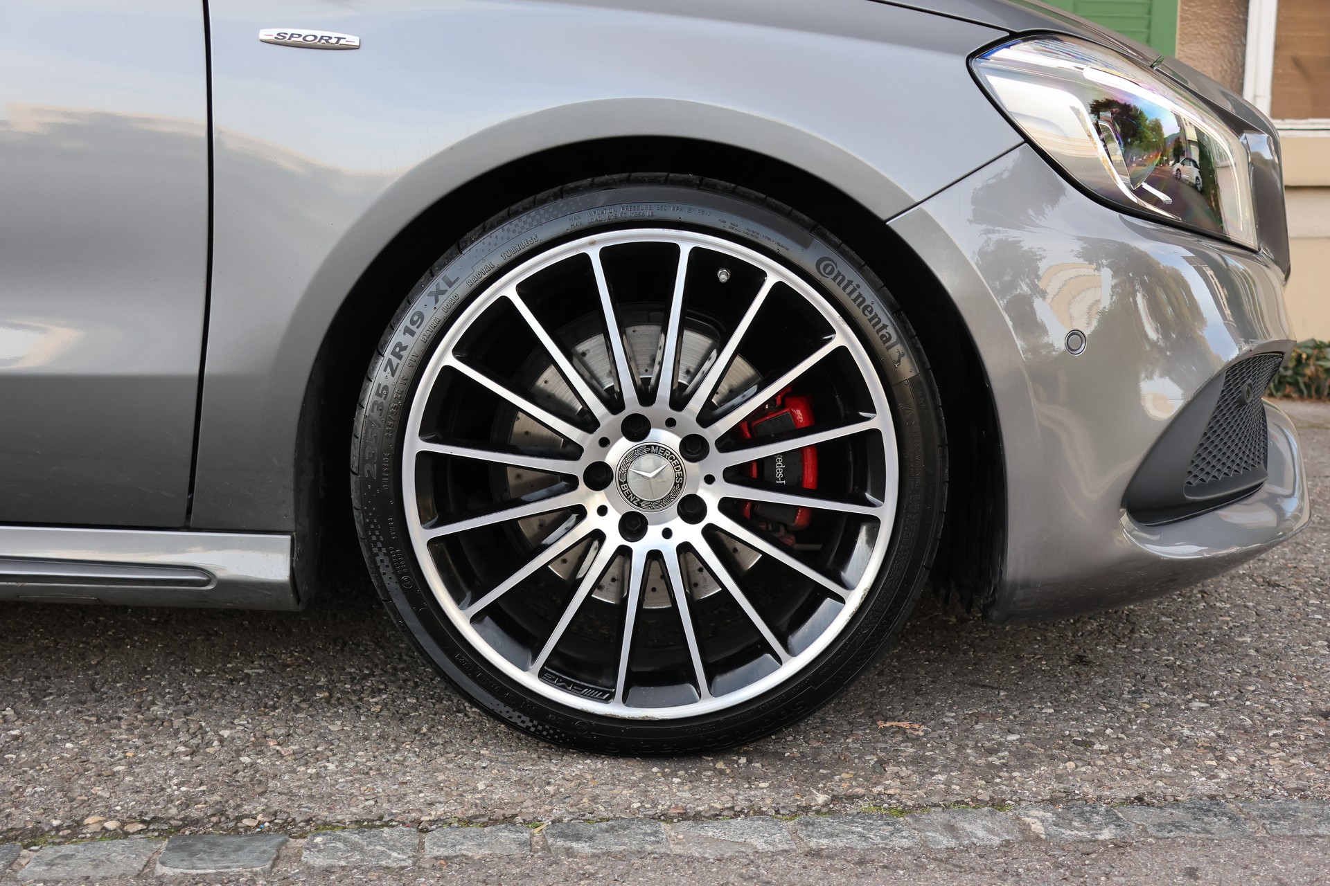 MERCEDES-BENZ A 250 Sport AMG Line 4Matic 7G-DCT-showroom-element-3