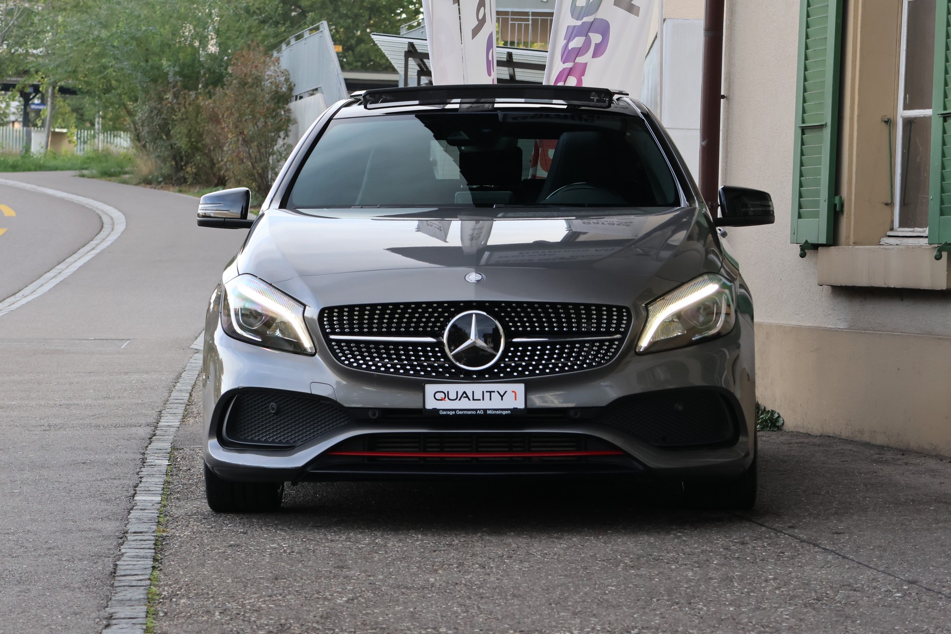 MERCEDES-BENZ A 250 Sport AMG Line 4Matic 7G-DCT-showroom-element-1