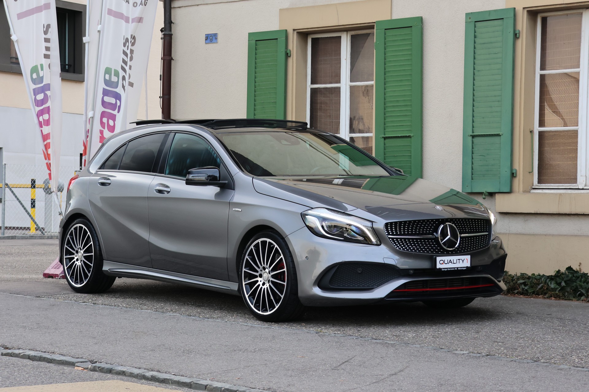 MERCEDES-BENZ A 250 Sport AMG Line 4Matic 7G-DCT-showroom-element-2