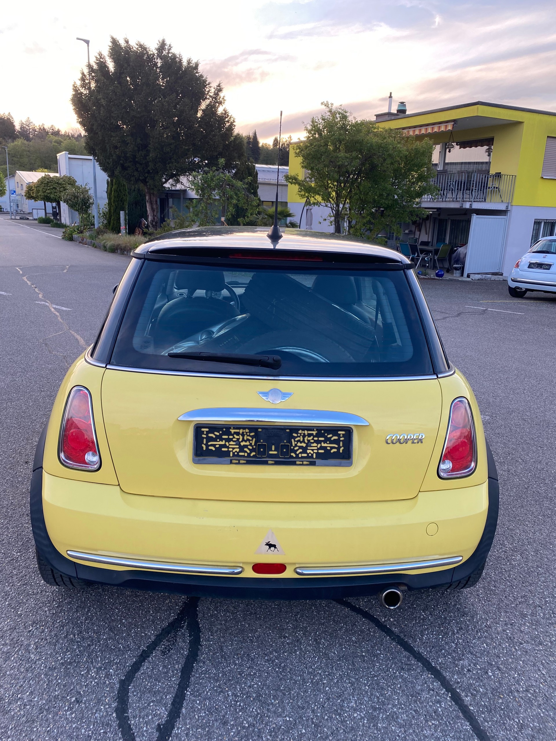 MINI Mini Cooper-image-3