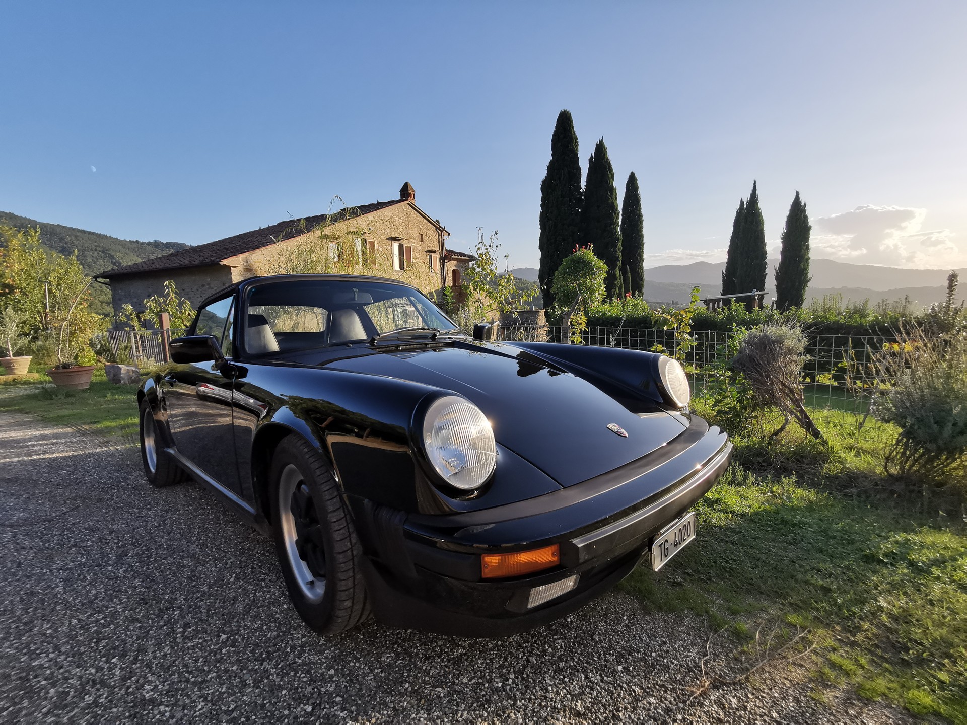 PORSCHE 911 Carrera Cabrio-image-5