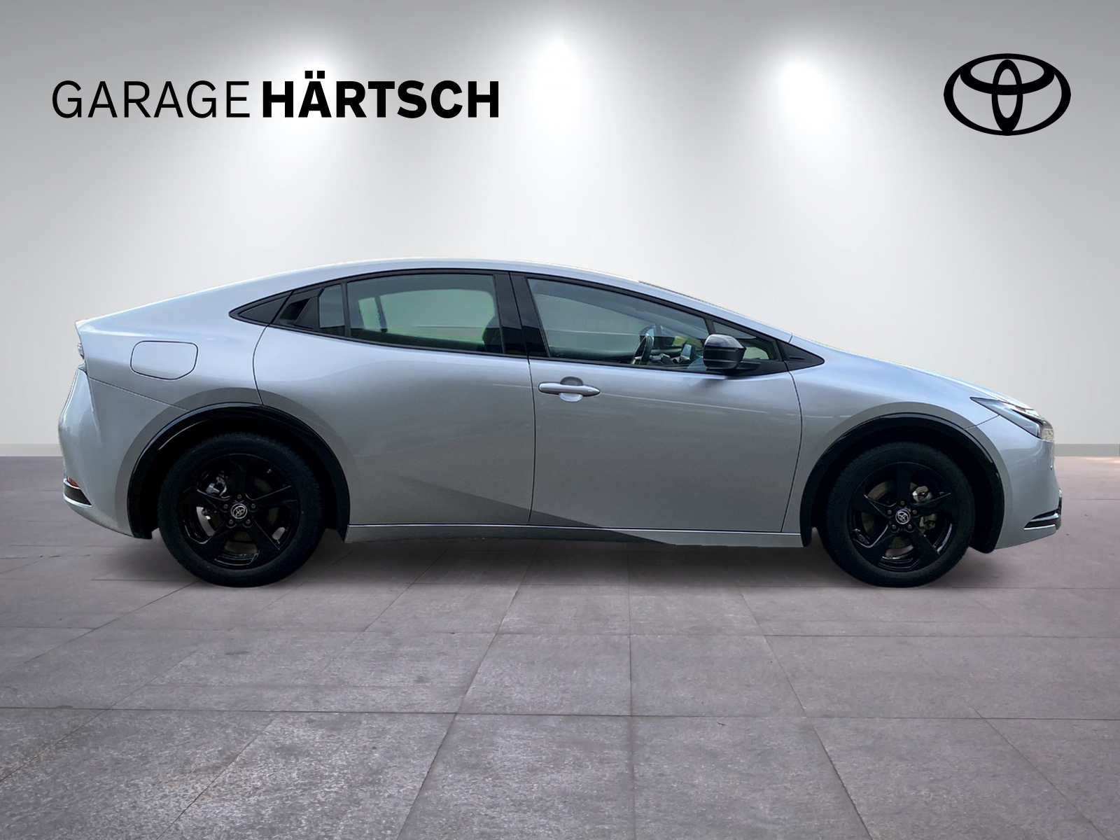 TOYOTA Prius 2.0 Plug-In-Hybrid Style-image-7