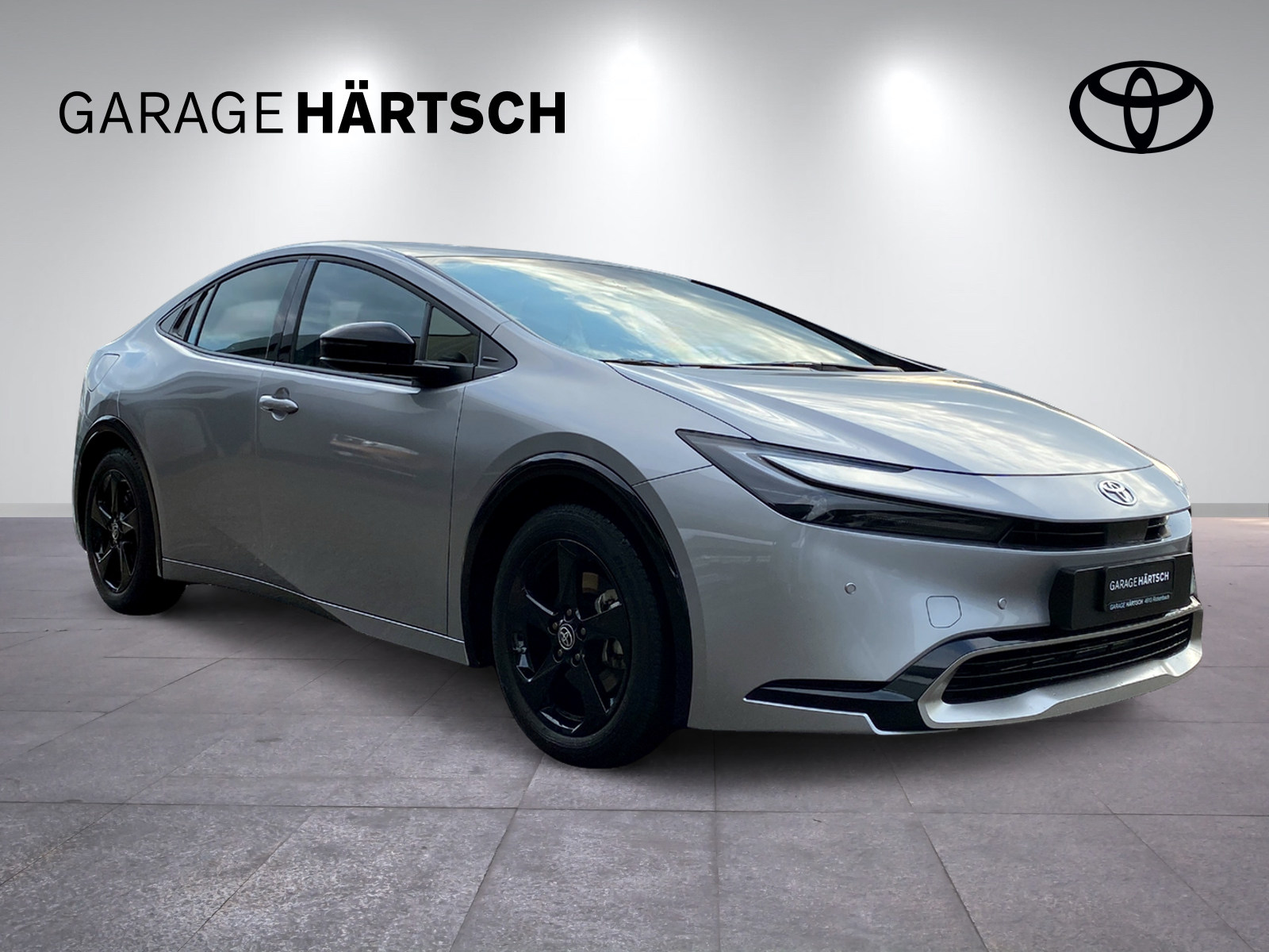 TOYOTA Prius 2.0 Plug-In-Hybrid Style-image-8