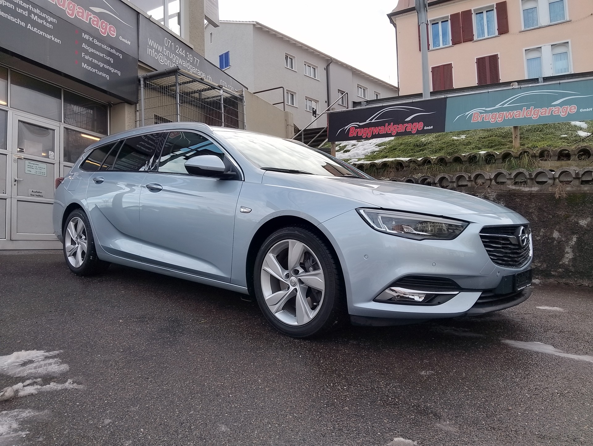 OPEL Insignia 2.0 T Sports Tourer Excellence 4WD Automat.-image-5
