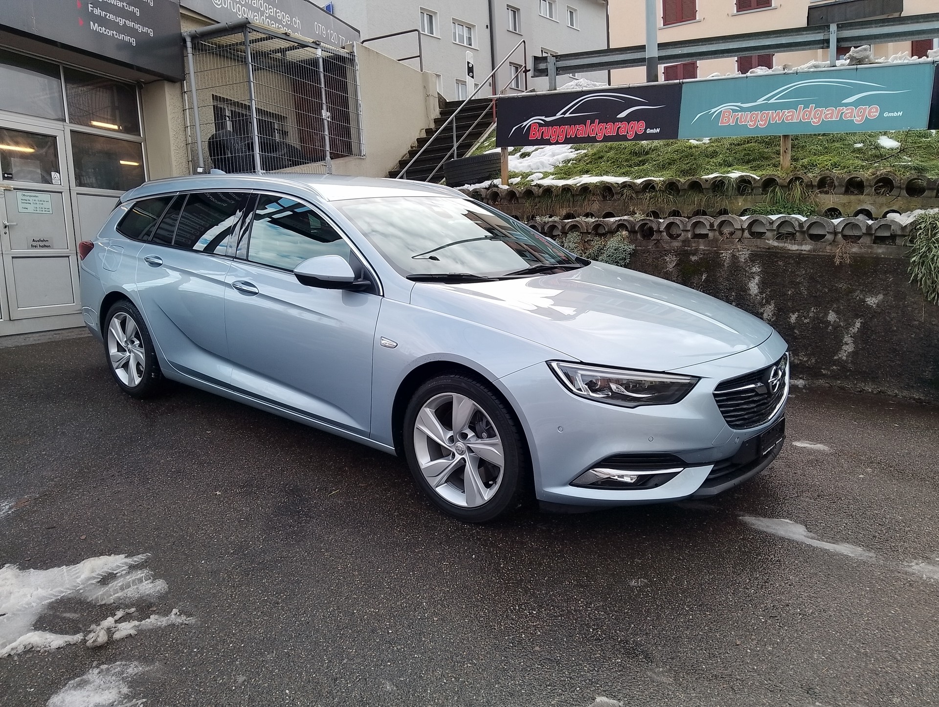 OPEL Insignia 2.0 T Sports Tourer Excellence 4WD Automat.-image-4
