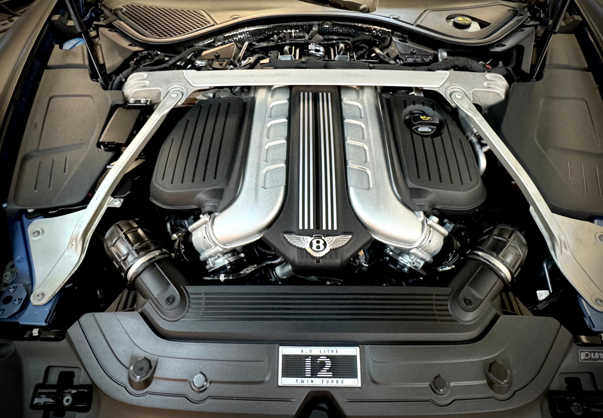 BENTLEY Continental GT 6.0 W12-image-23