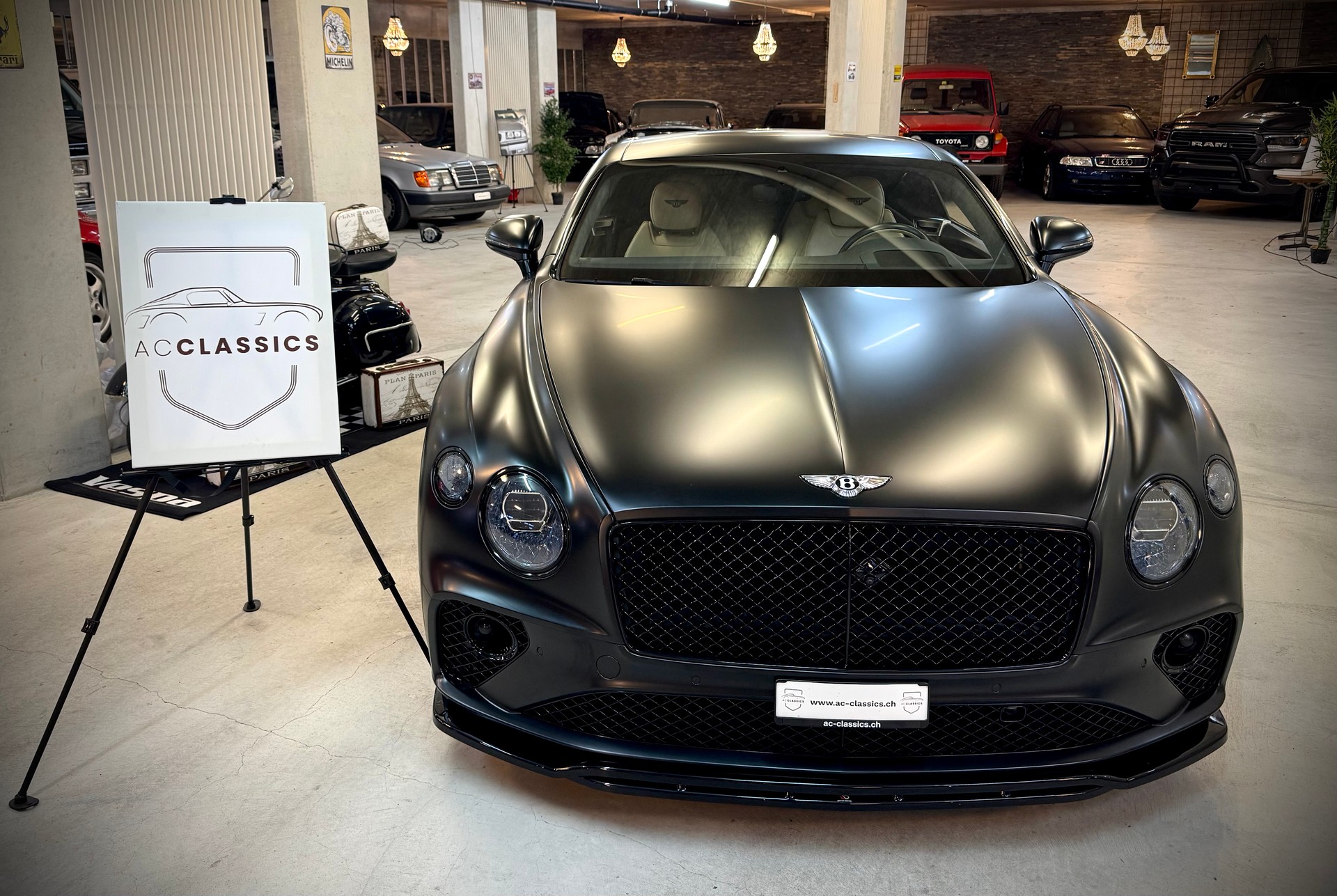 BENTLEY Continental GT 6.0 W12-showroom-element-1